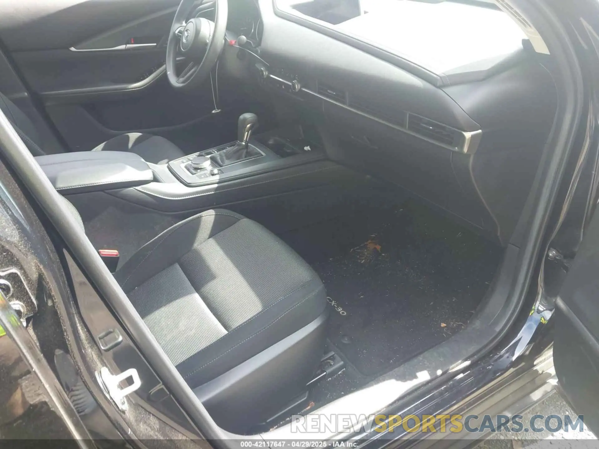 5 Фотография поврежденного автомобиля 3MVDMBAM2RM627522 MAZDA CX-30 2024