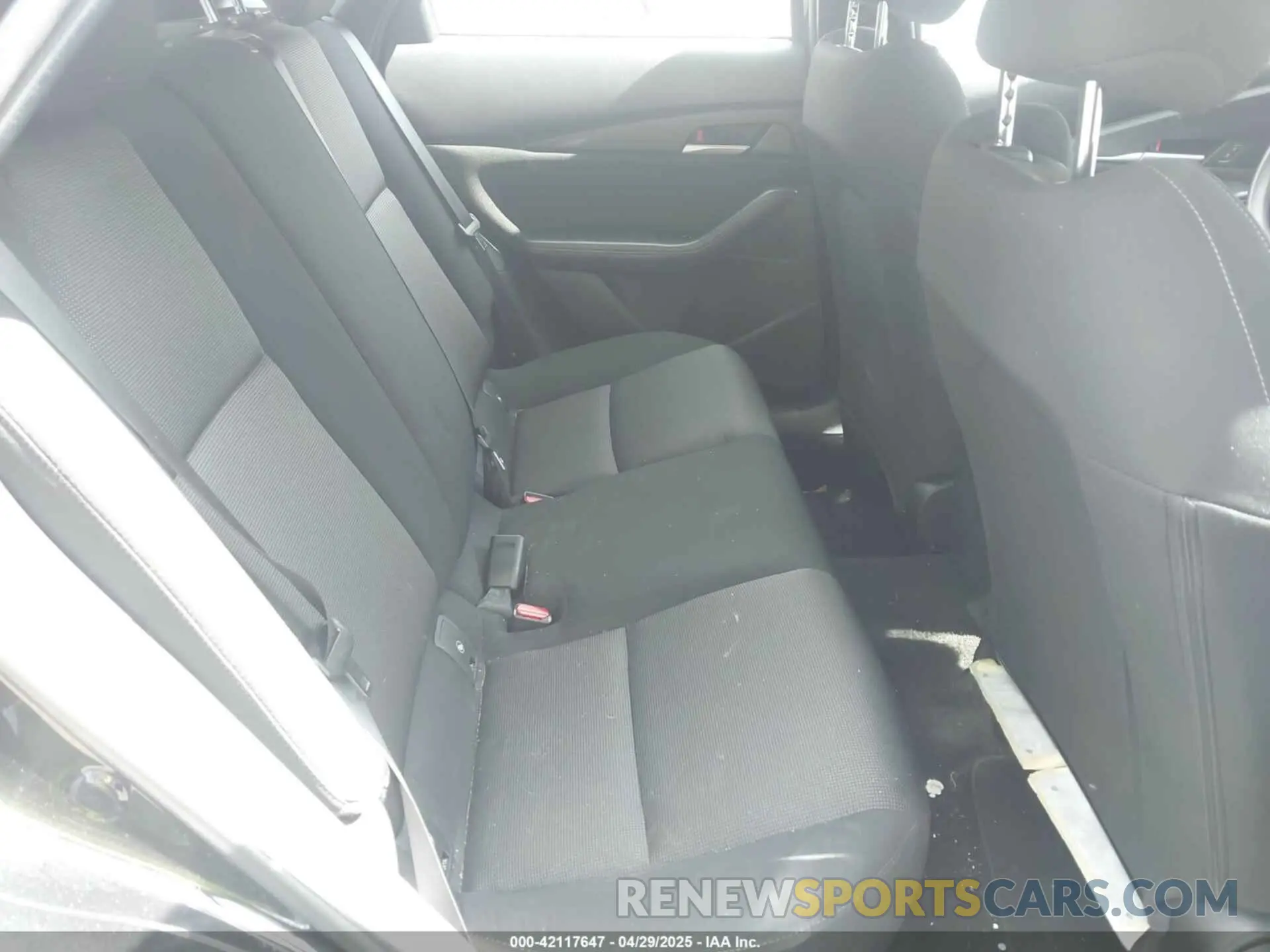 8 Фотография поврежденного автомобиля 3MVDMBAM2RM627522 MAZDA CX-30 2024