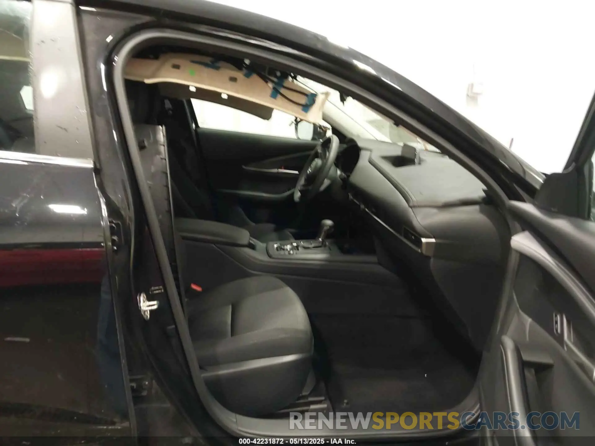 5 Photograph of a damaged car 3MVDMBAM2RM643168 MAZDA CX-30 2024