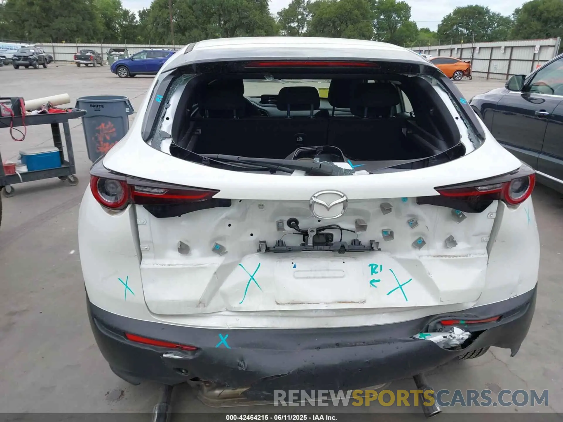 18 Photograph of a damaged car 3MVDMBAM8RM675588 MAZDA CX-30 2024
