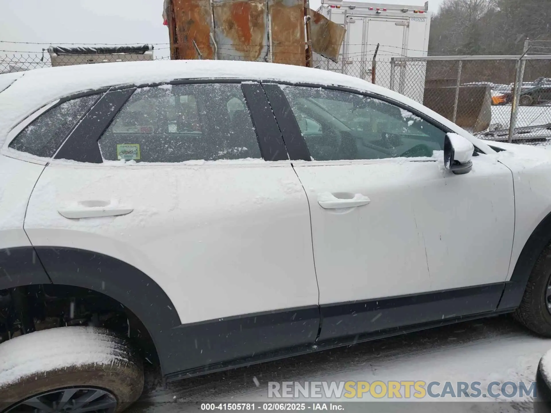 13 Фотография поврежденного автомобиля 3MVDMBAMXRM667430 MAZDA CX-30 2024