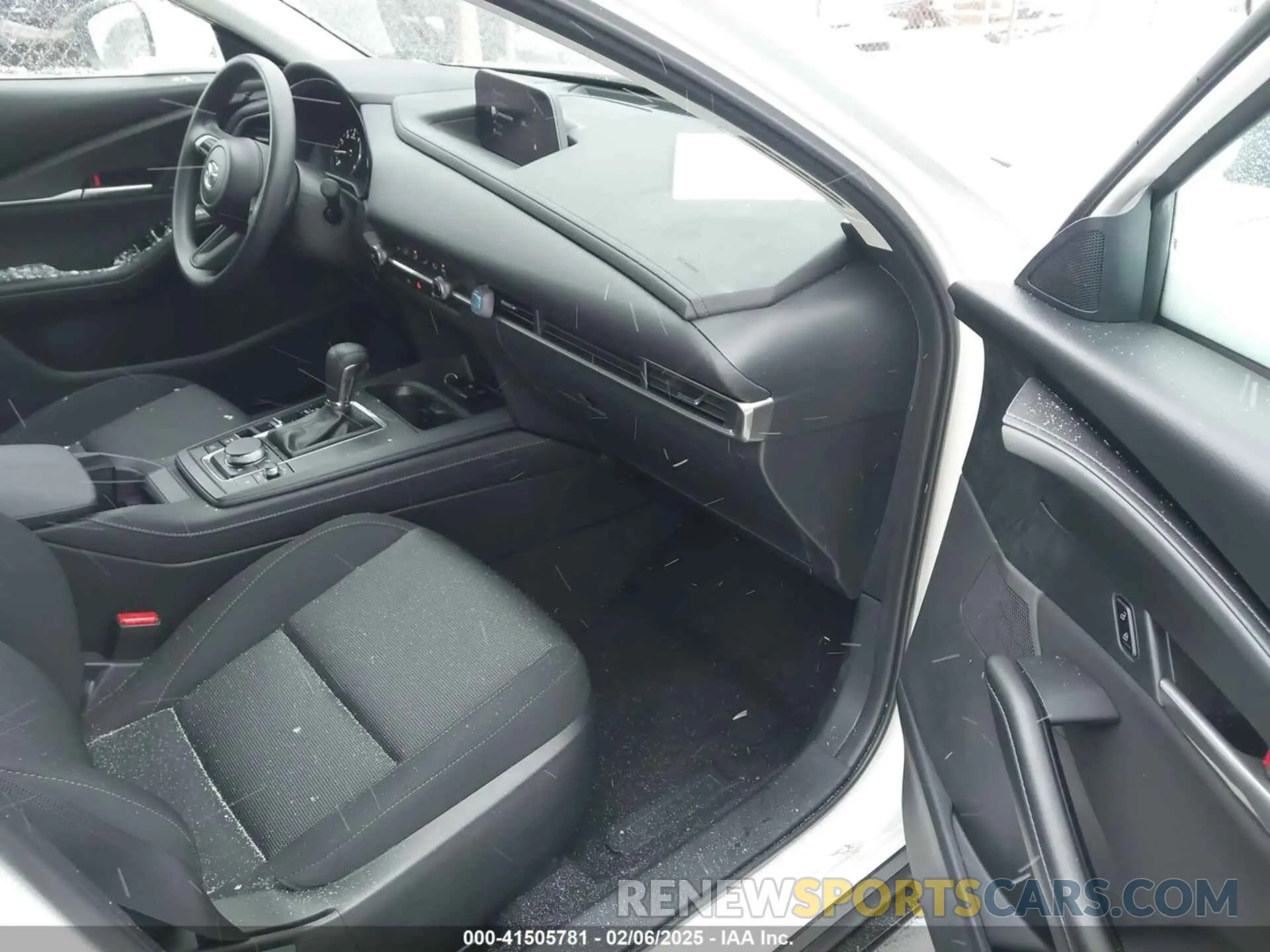 5 Фотография поврежденного автомобиля 3MVDMBAMXRM667430 MAZDA CX-30 2024
