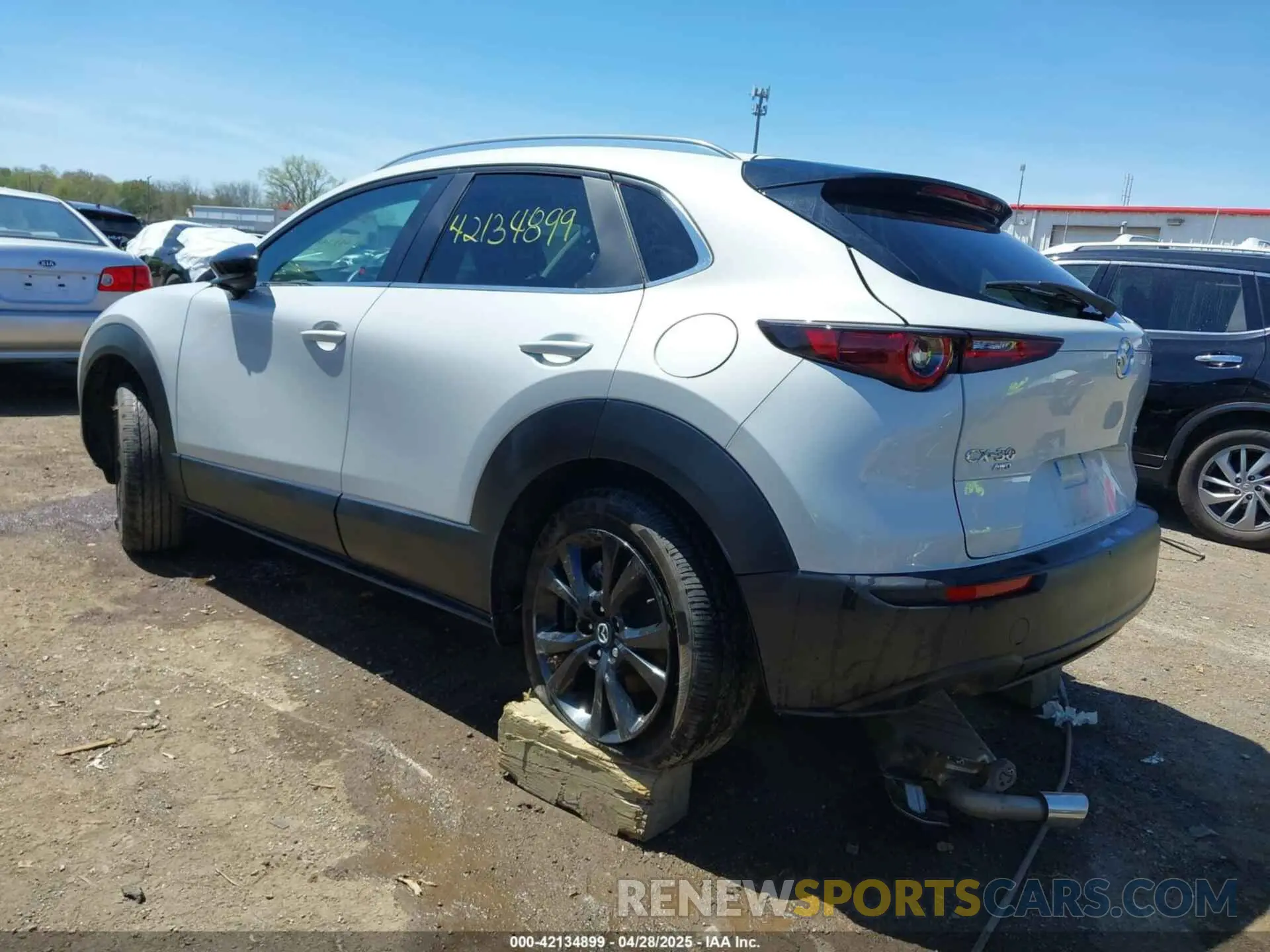 3 Photograph of a damaged car 3MVDMBBM0RM644690 MAZDA CX-30 2024