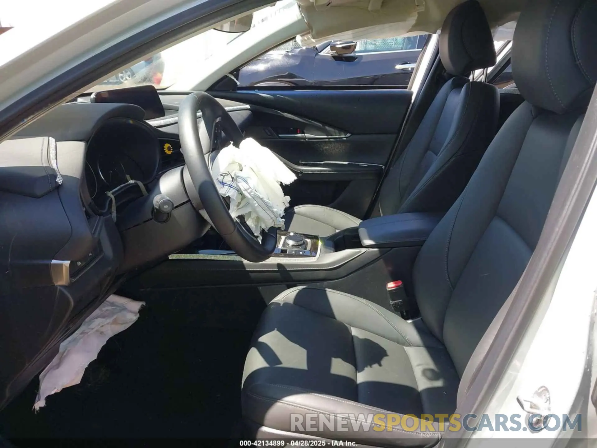 5 Photograph of a damaged car 3MVDMBBM0RM644690 MAZDA CX-30 2024