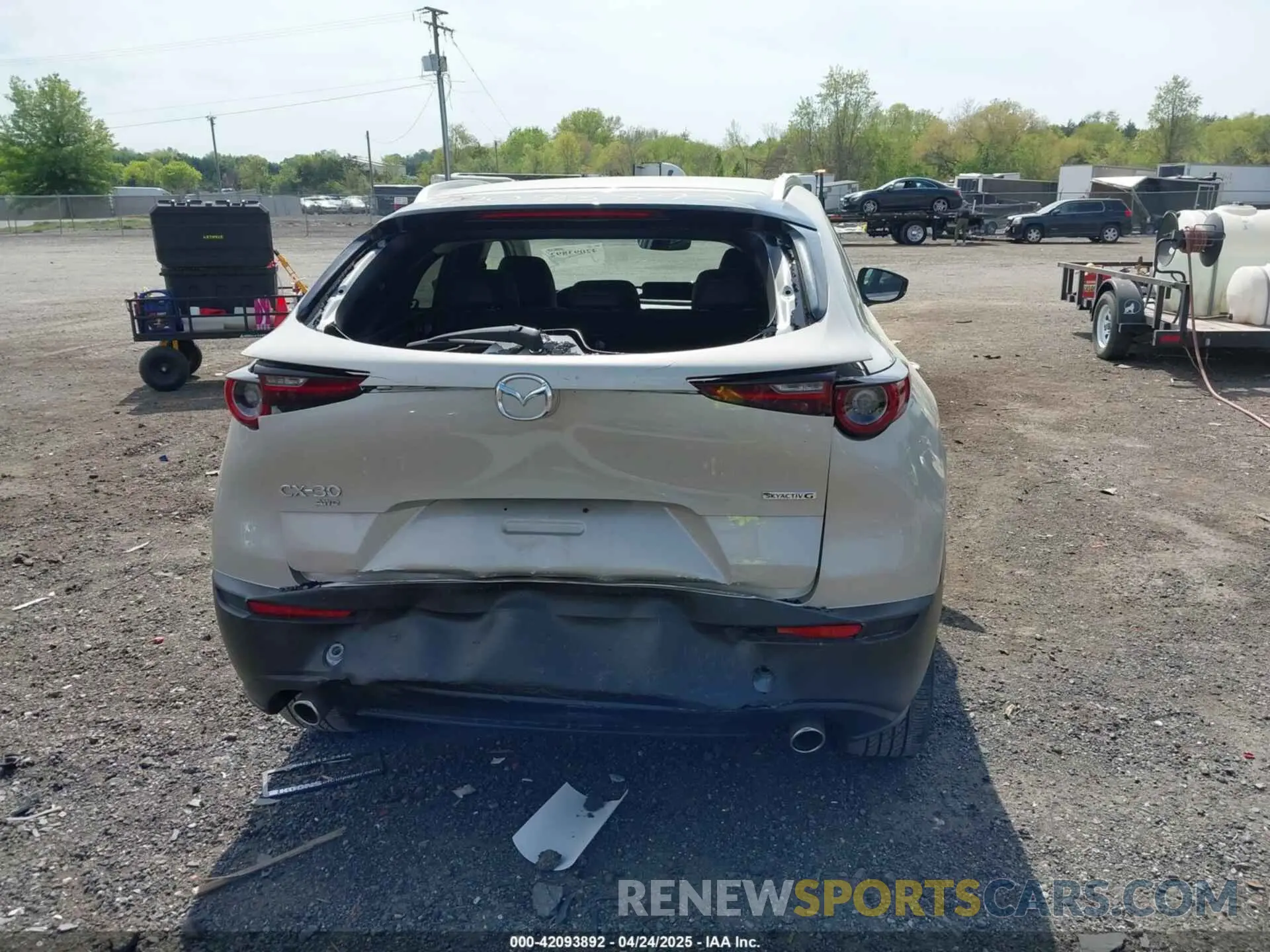 17 Фотография поврежденного автомобиля 3MVDMBBM0RM698412 MAZDA CX-30 2024