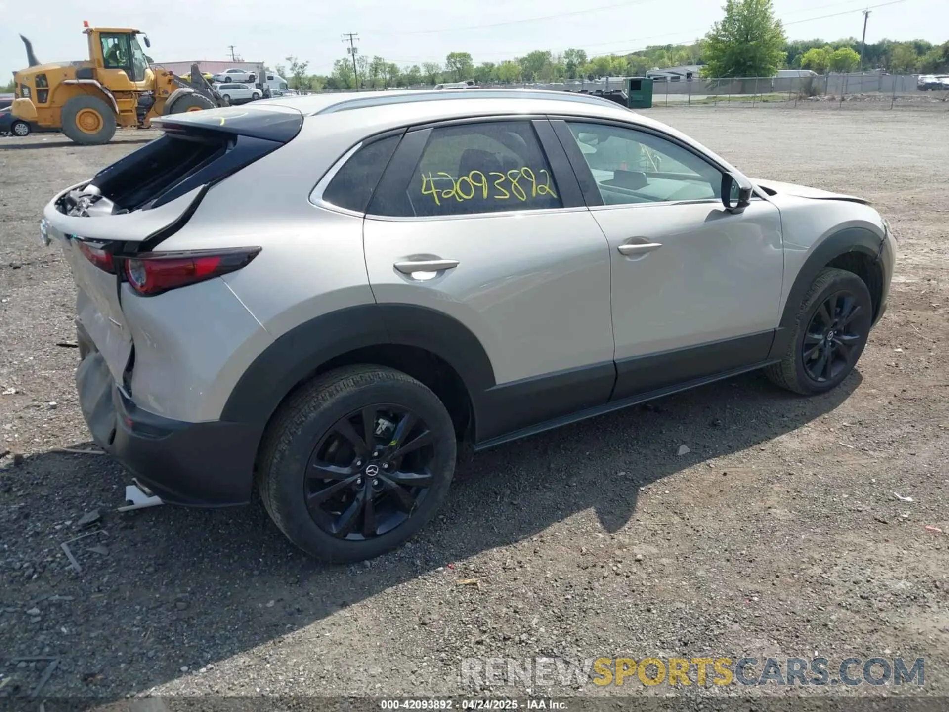 4 Фотография поврежденного автомобиля 3MVDMBBM0RM698412 MAZDA CX-30 2024