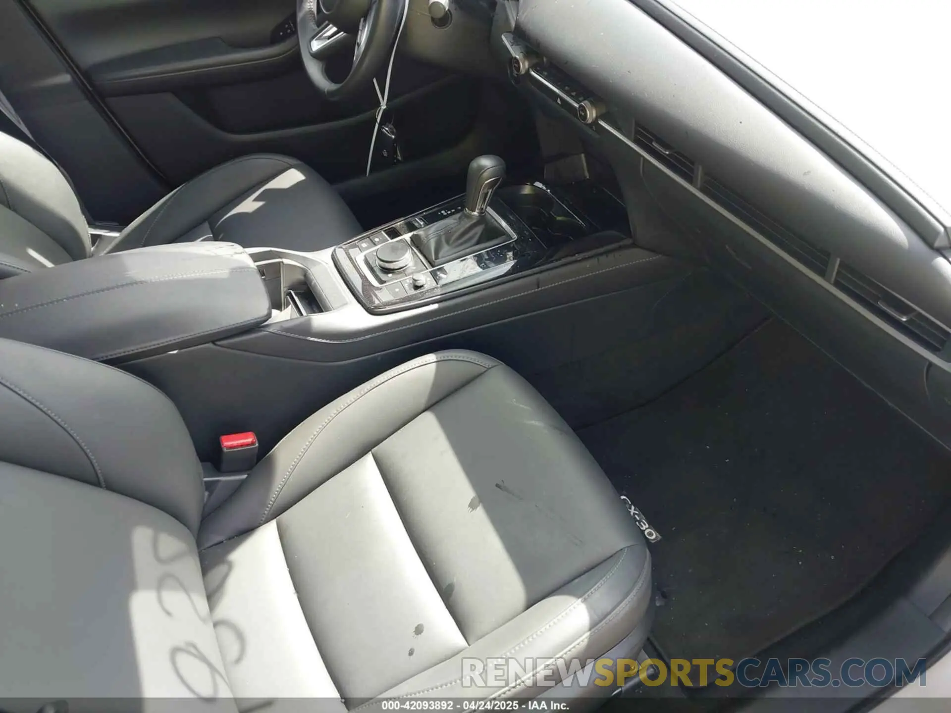 5 Фотография поврежденного автомобиля 3MVDMBBM0RM698412 MAZDA CX-30 2024