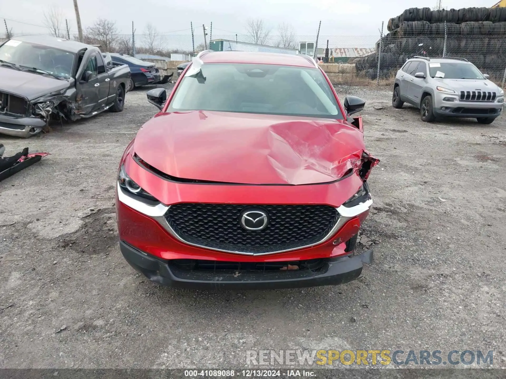 12 Фотография поврежденного автомобиля 3MVDMBBM1RM703360 MAZDA CX-30 2024