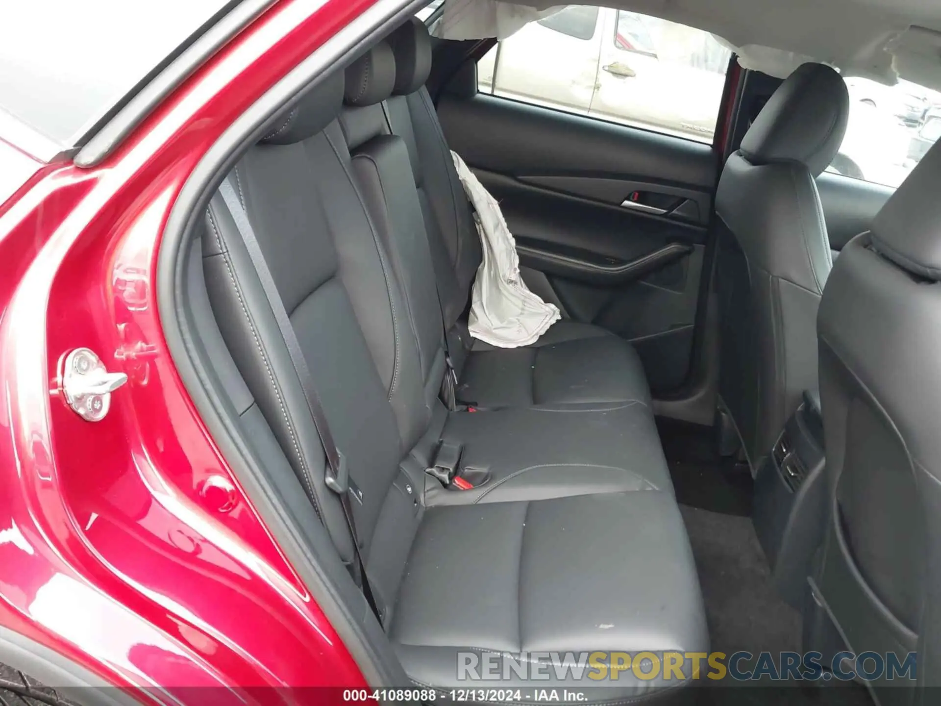 8 Фотография поврежденного автомобиля 3MVDMBBM1RM703360 MAZDA CX-30 2024