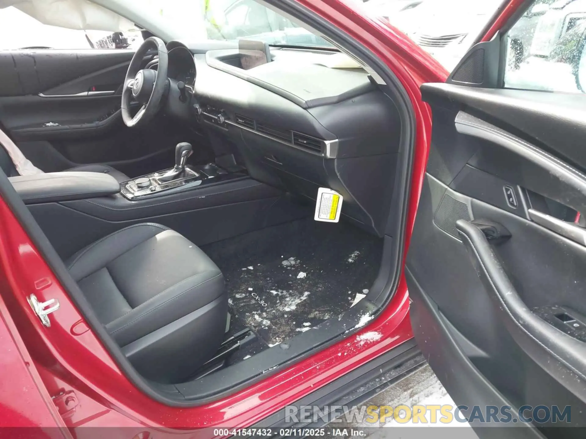 5 Photograph of a damaged car 3MVDMBBM2RM626546 MAZDA CX-30 2024