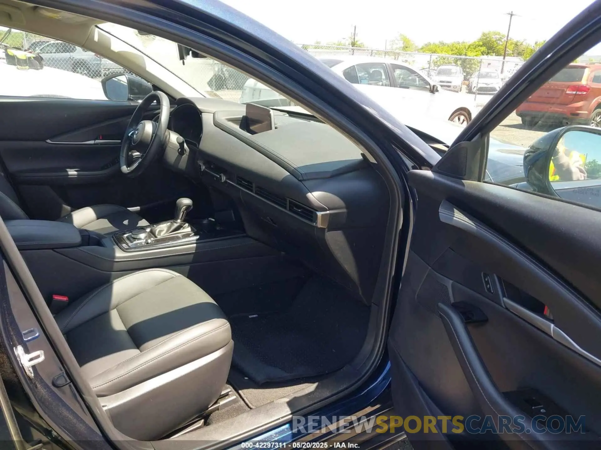 5 Фотография поврежденного автомобиля 3MVDMBBM2RM657781 MAZDA CX-30 2024