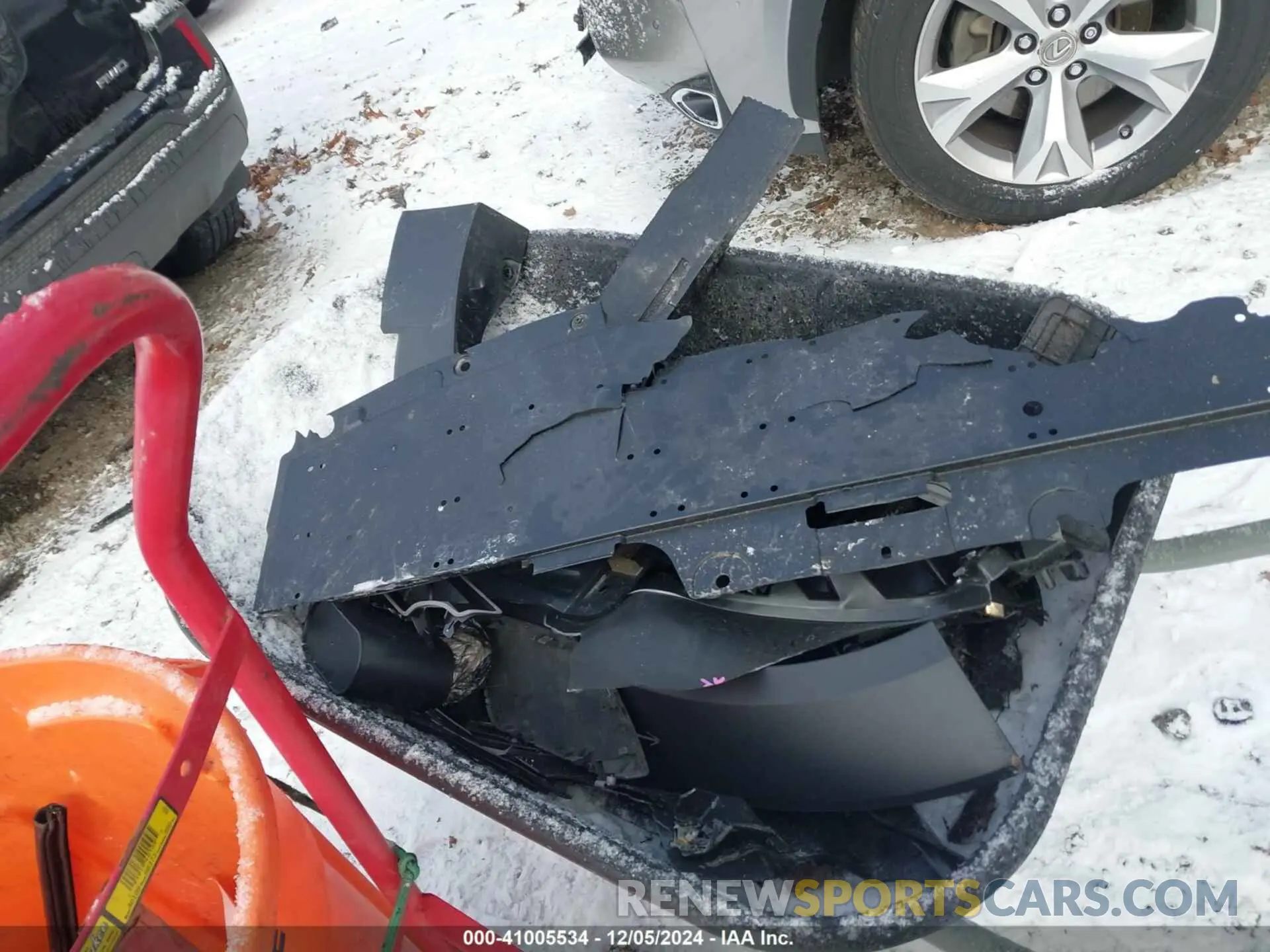 12 Photograph of a damaged car 3MVDMBBM2RM663970 MAZDA CX-30 2024