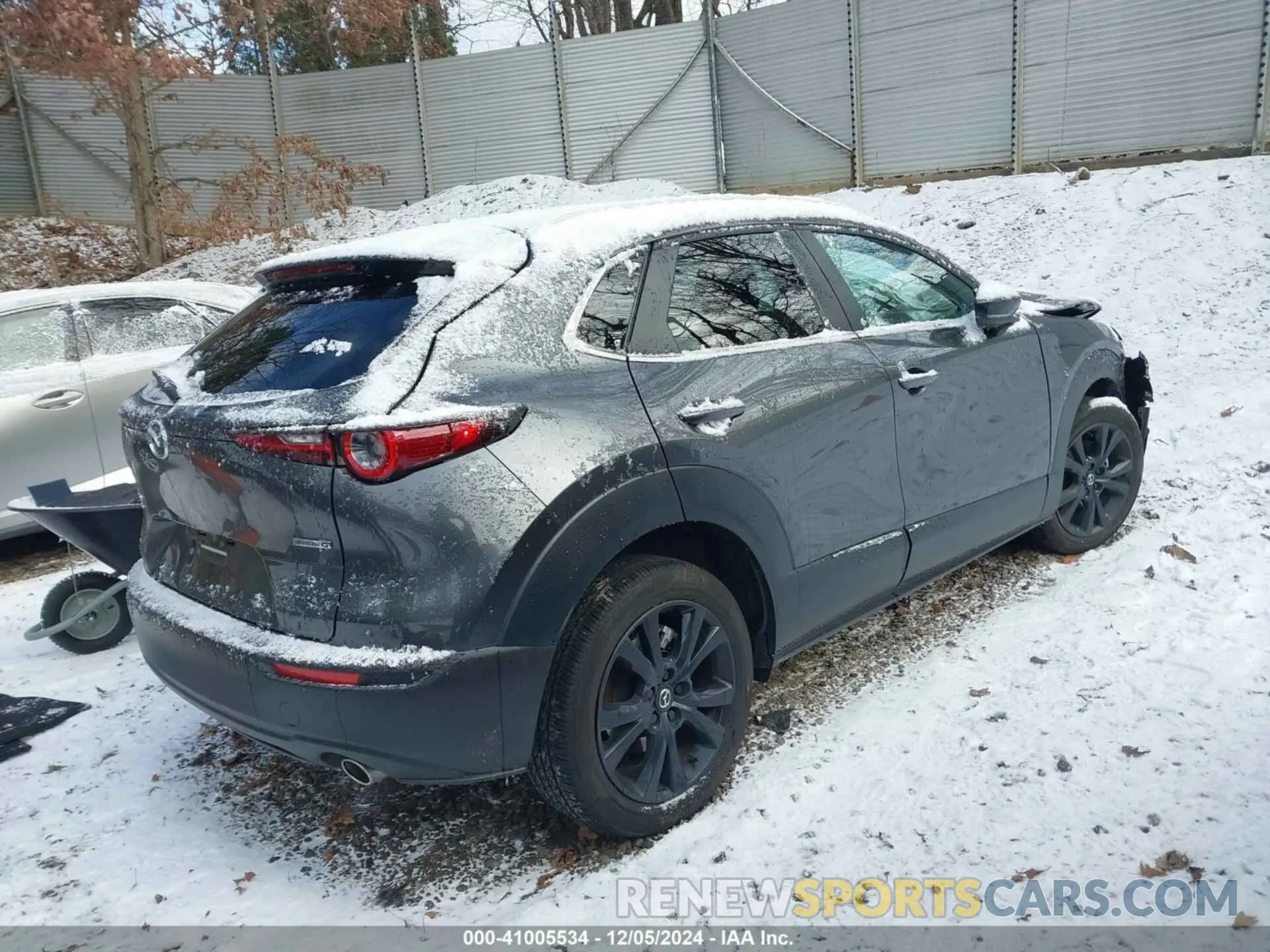 4 Photograph of a damaged car 3MVDMBBM2RM663970 MAZDA CX-30 2024