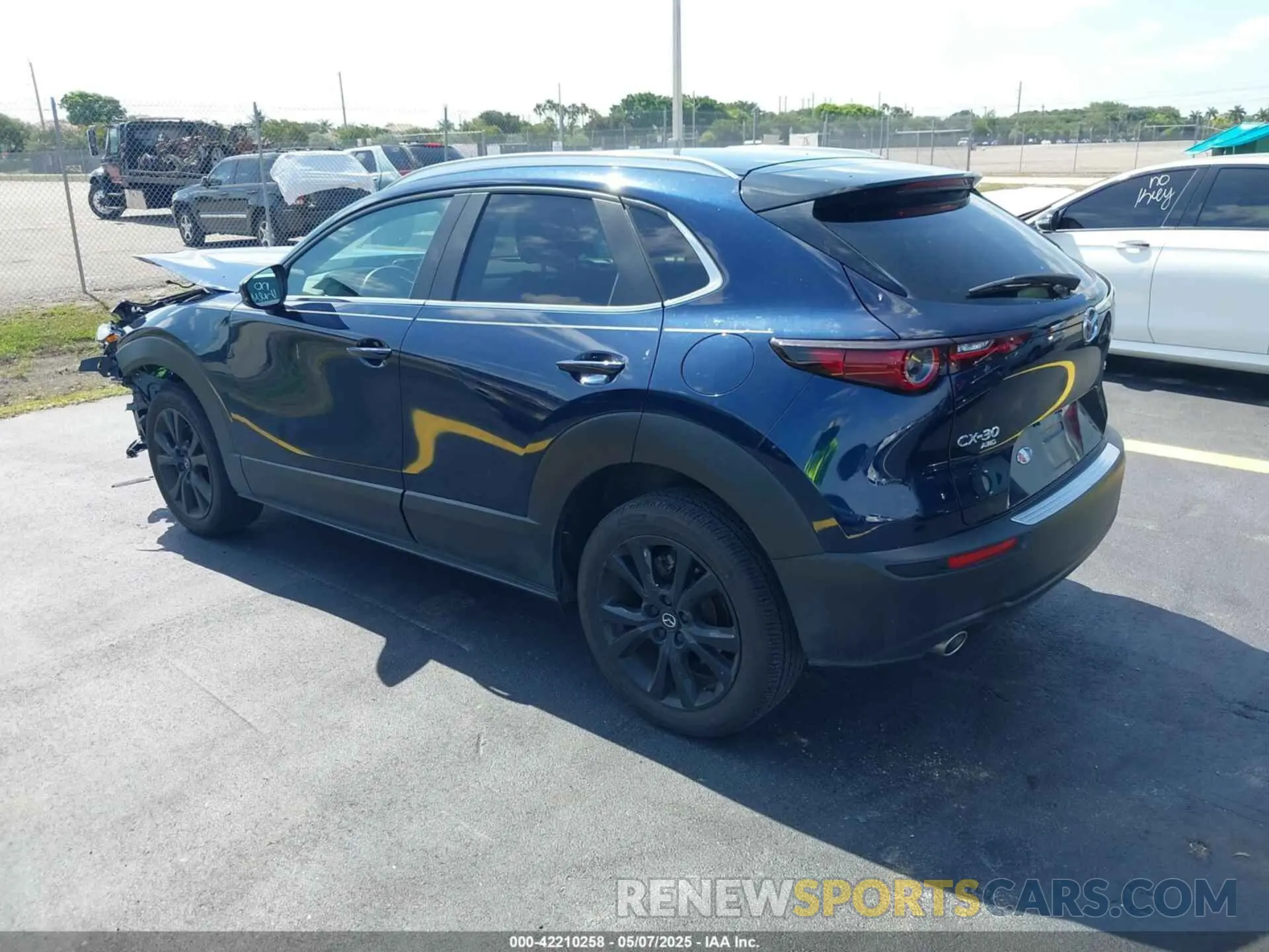 3 Photograph of a damaged car 3MVDMBBM2RM684687 MAZDA CX-30 2024