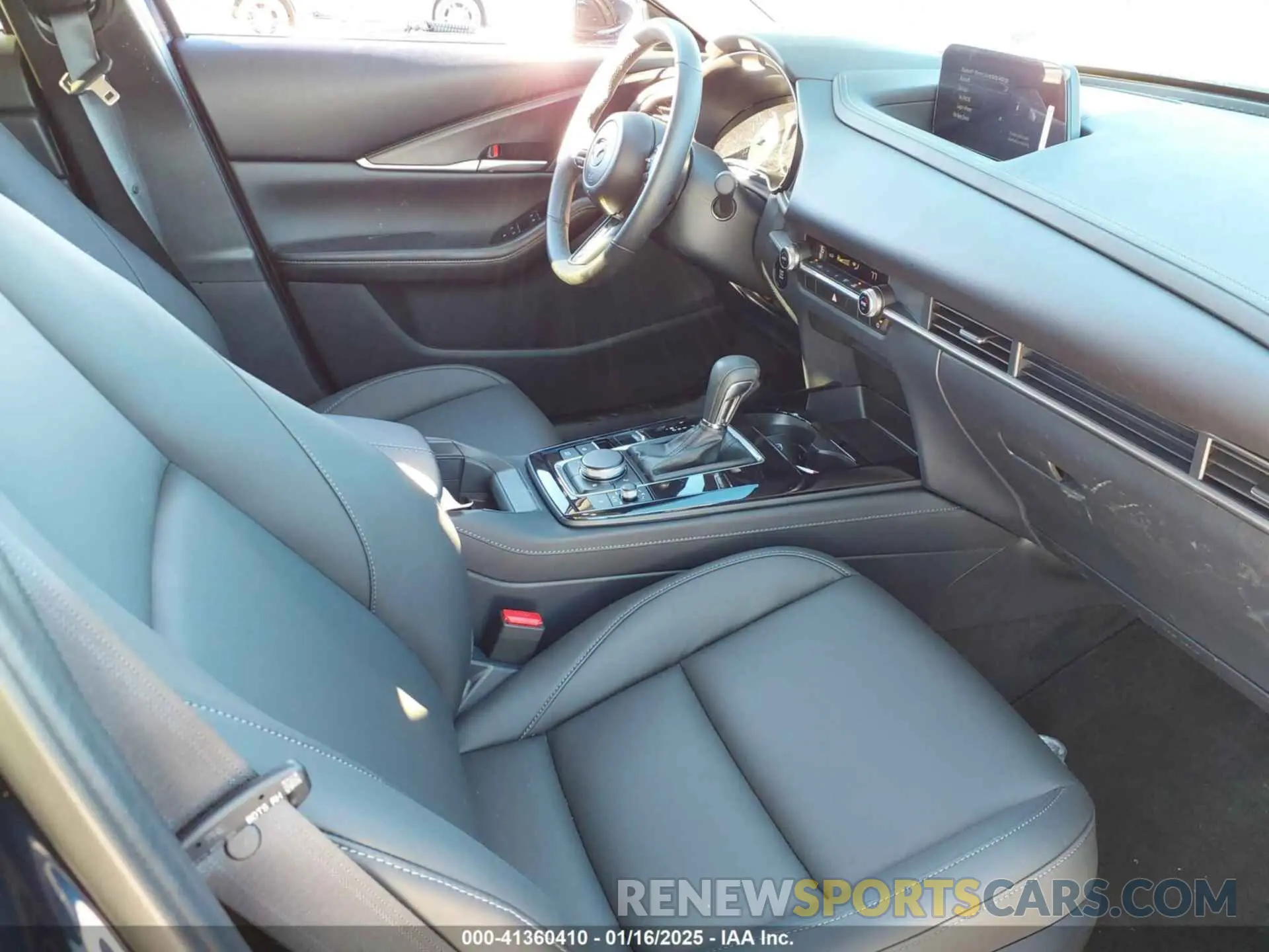 5 Photograph of a damaged car 3MVDMBBM2RM710124 MAZDA CX-30 2024