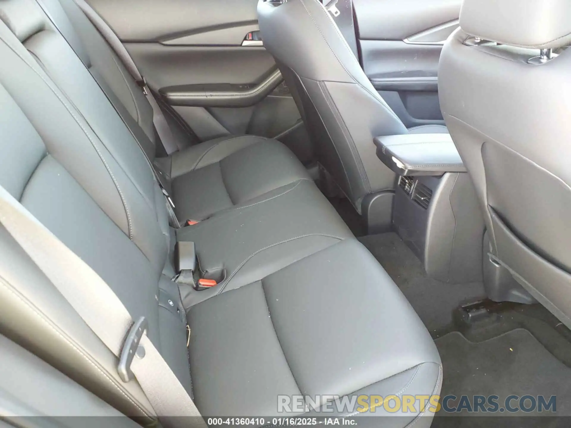 8 Photograph of a damaged car 3MVDMBBM2RM710124 MAZDA CX-30 2024