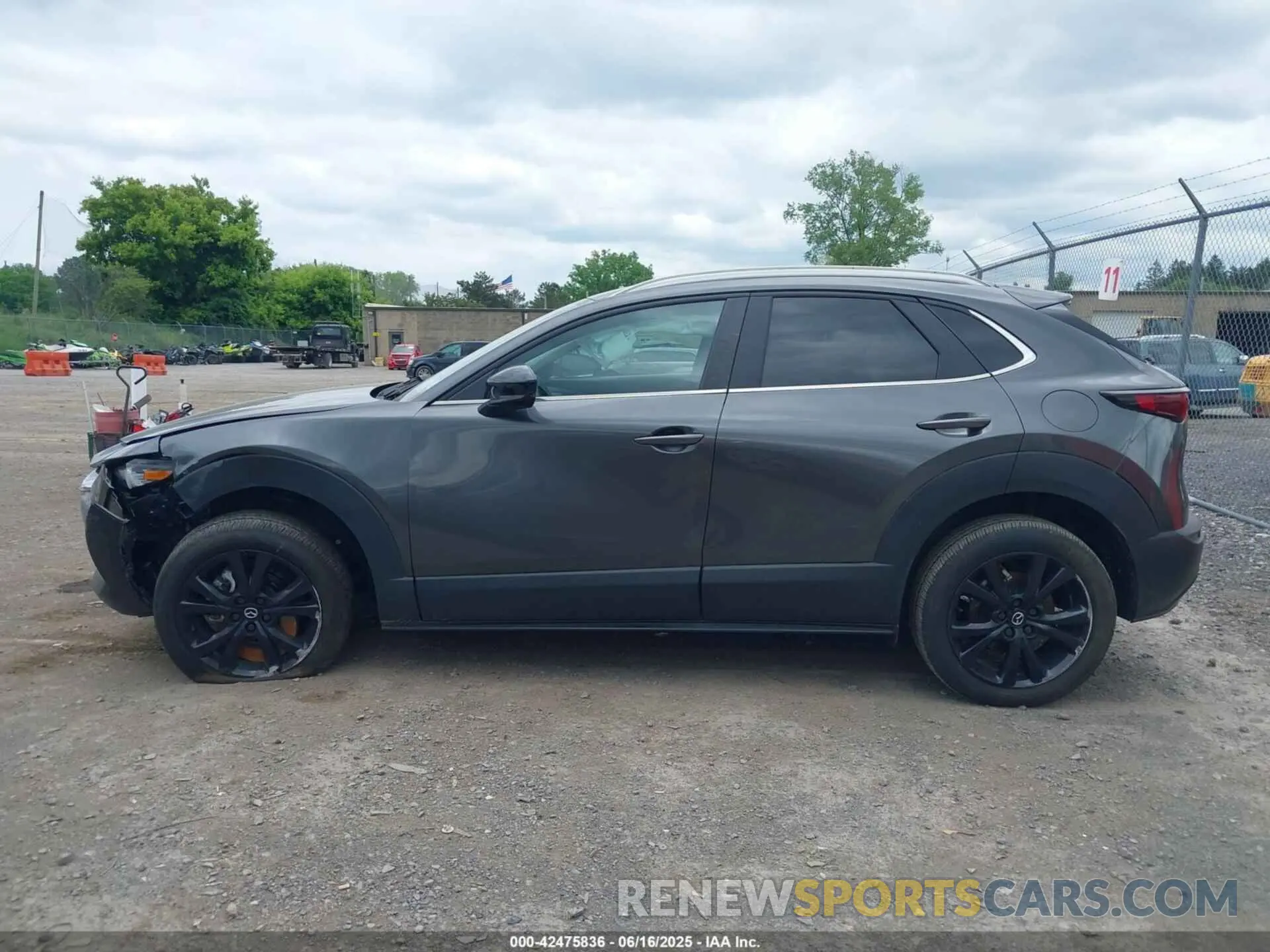 14 Фотография поврежденного автомобиля 3MVDMBBM2RM713668 MAZDA CX-30 2024
