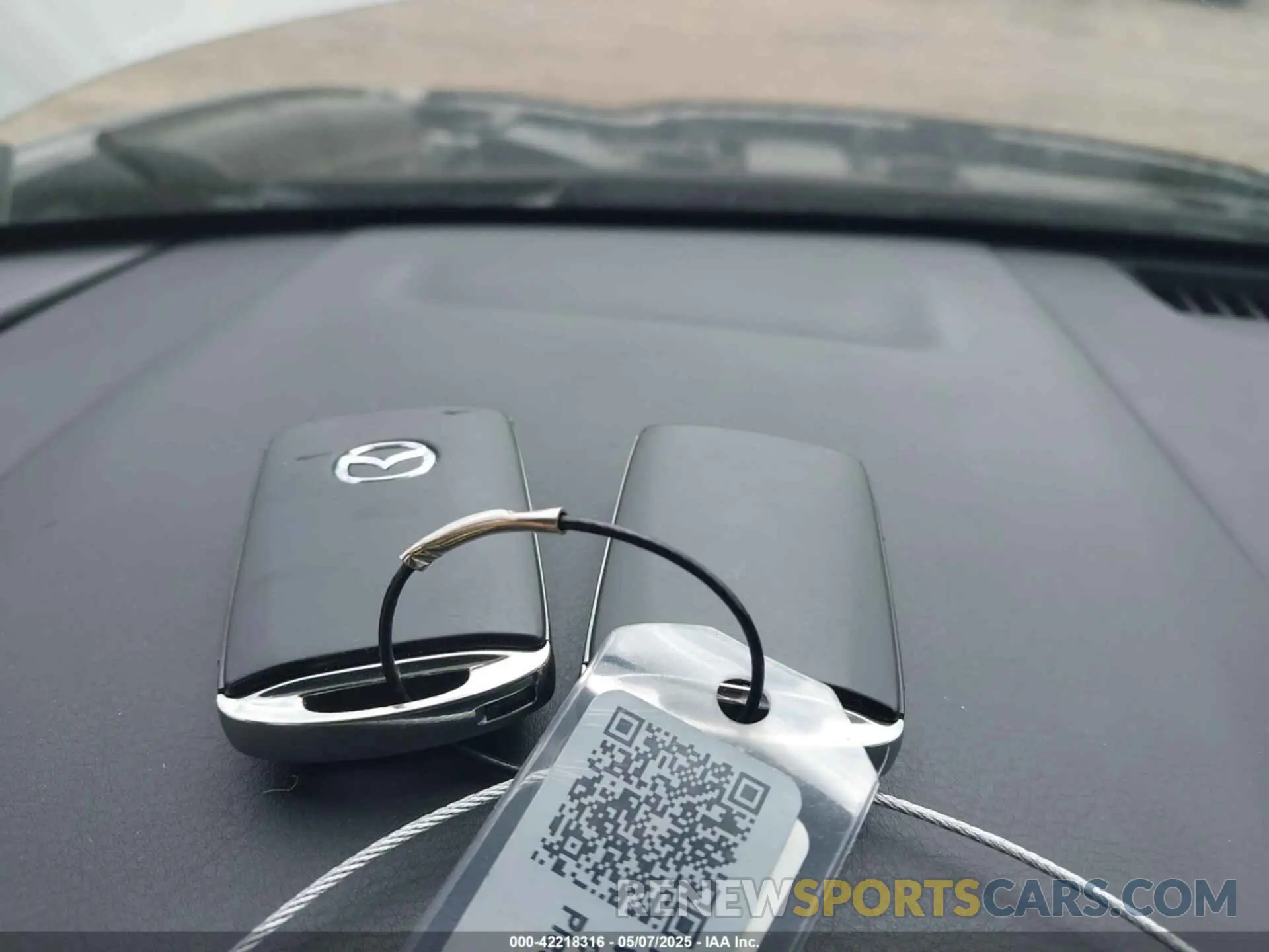 11 Photograph of a damaged car 3MVDMBBM3RM657918 MAZDA CX-30 2024