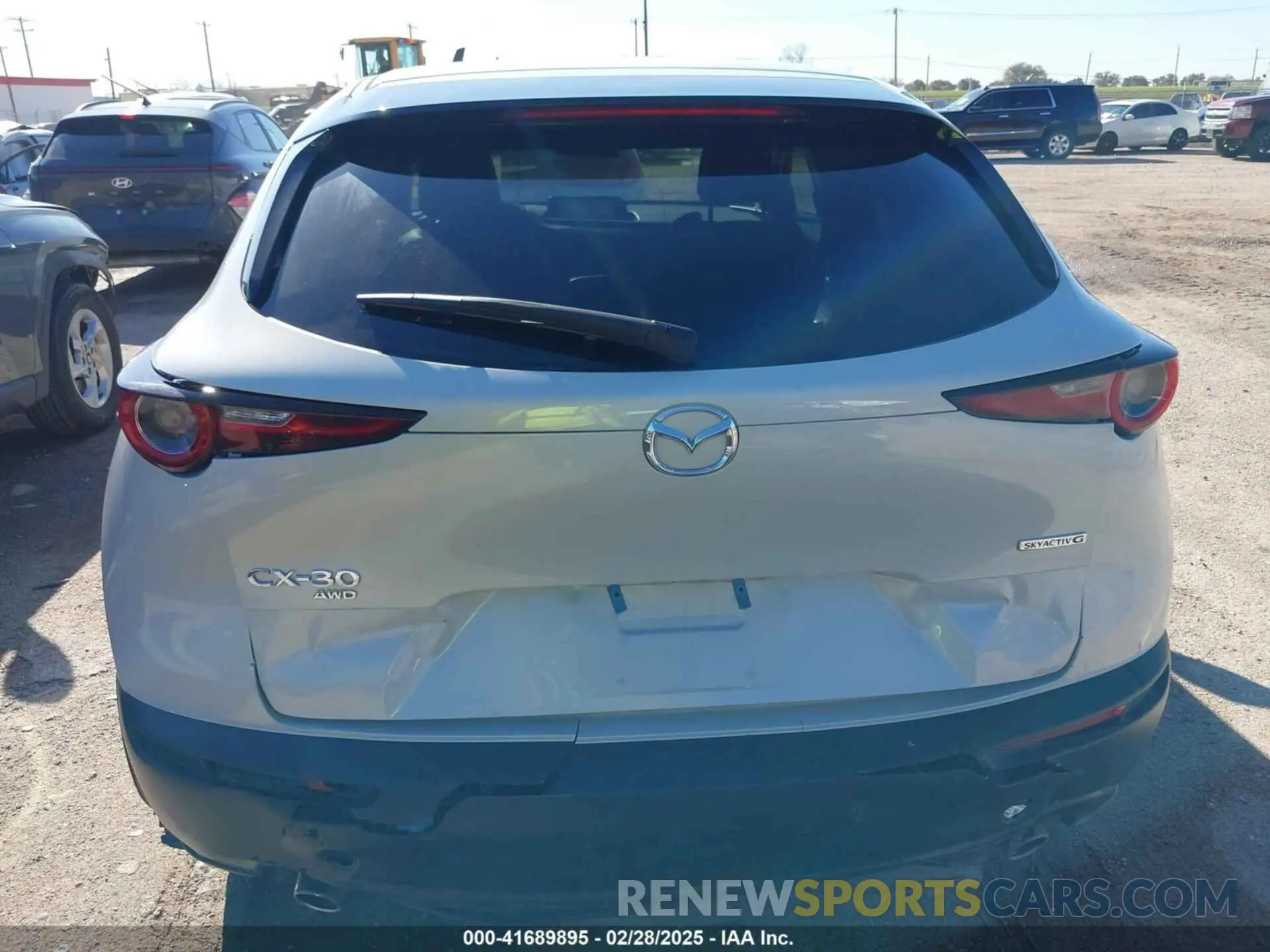 16 Photograph of a damaged car 3MVDMBBM4RM625284 MAZDA CX-30 2024