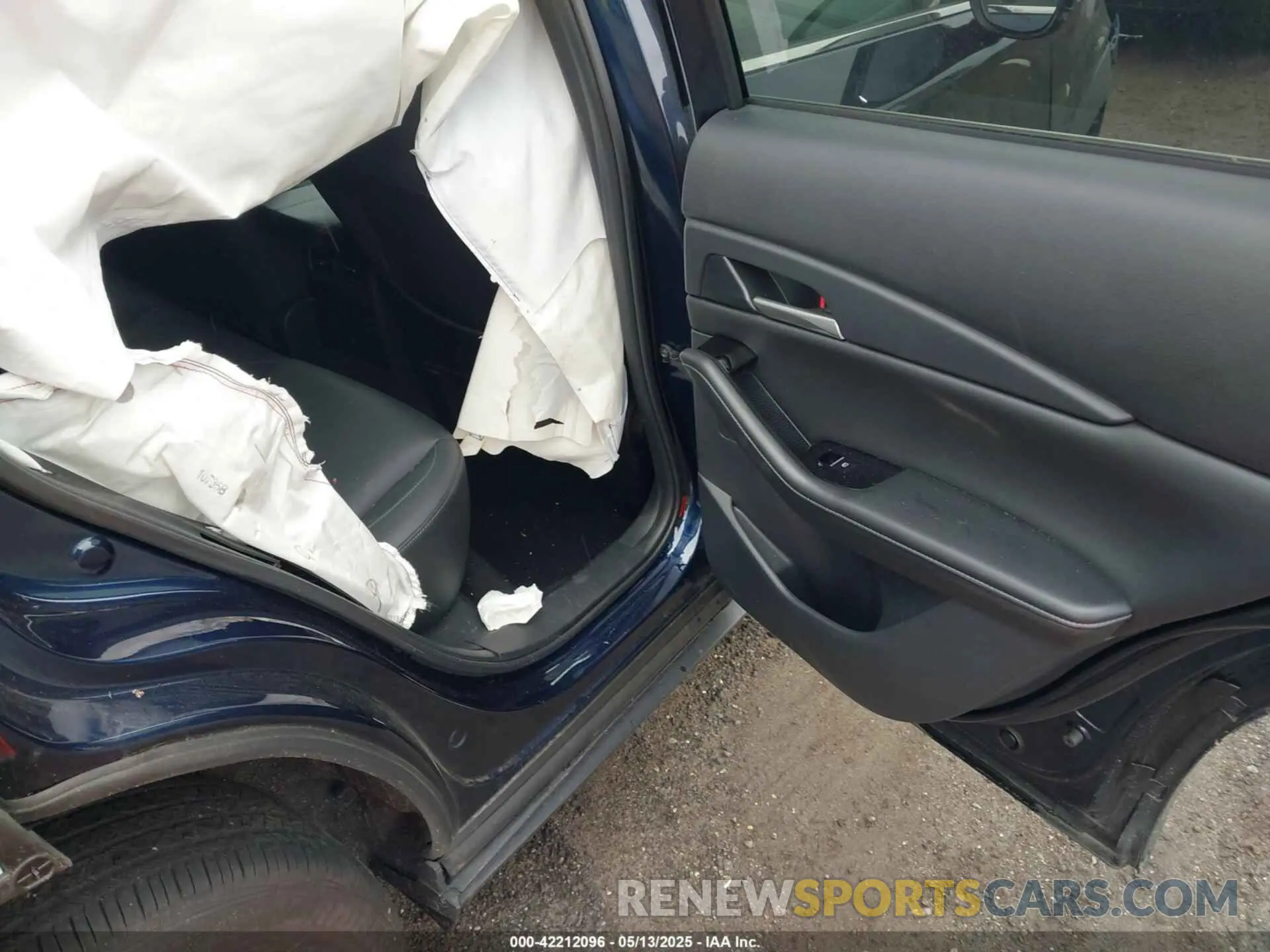 8 Фотография поврежденного автомобиля 3MVDMBBM5RM680603 MAZDA CX-30 2024