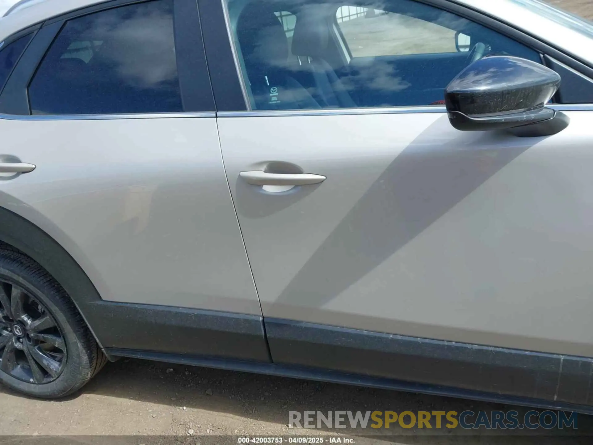 14 Photograph of a damaged car 3MVDMBBM5RM696655 MAZDA CX-30 2024