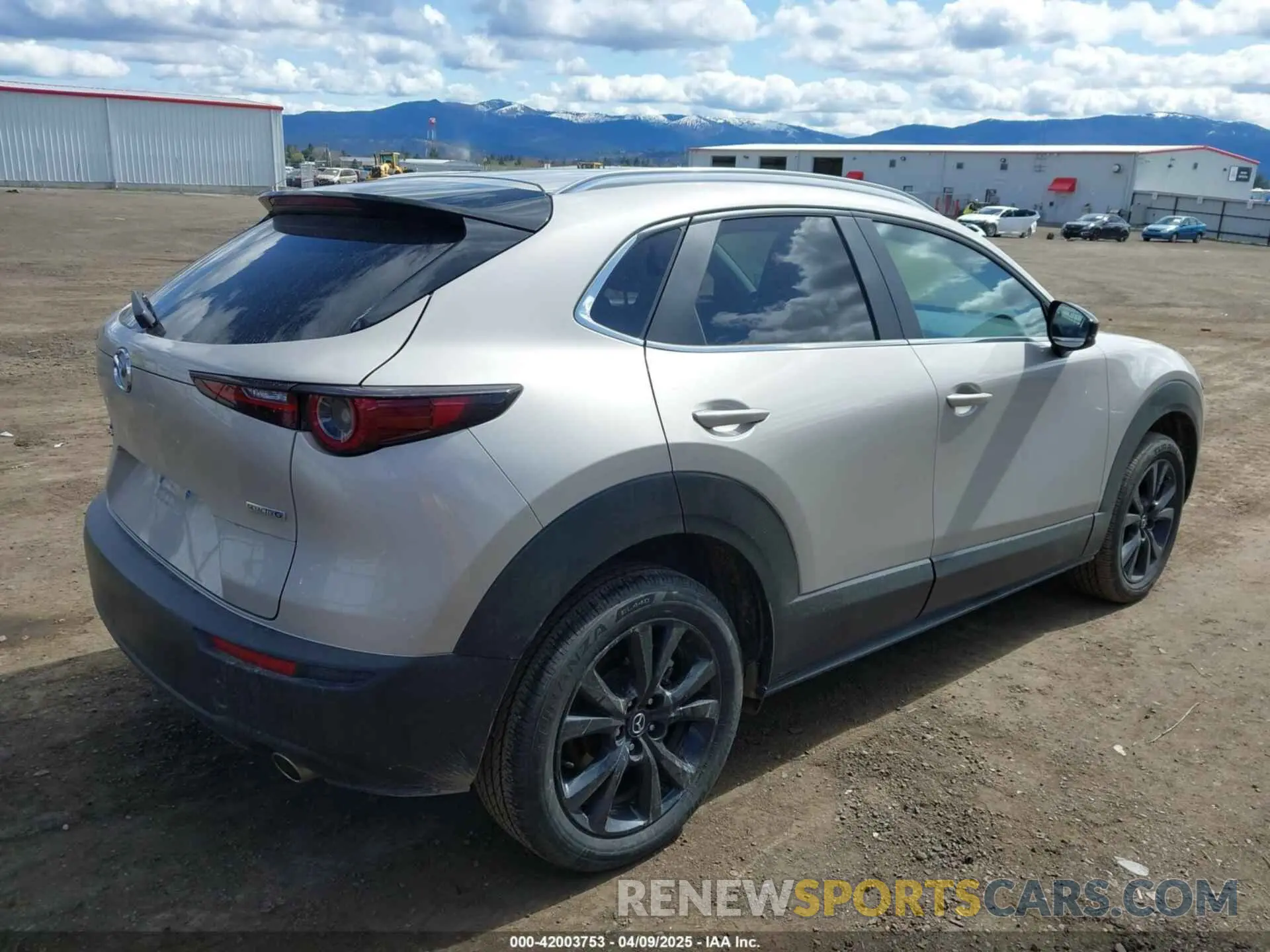 4 Photograph of a damaged car 3MVDMBBM5RM696655 MAZDA CX-30 2024