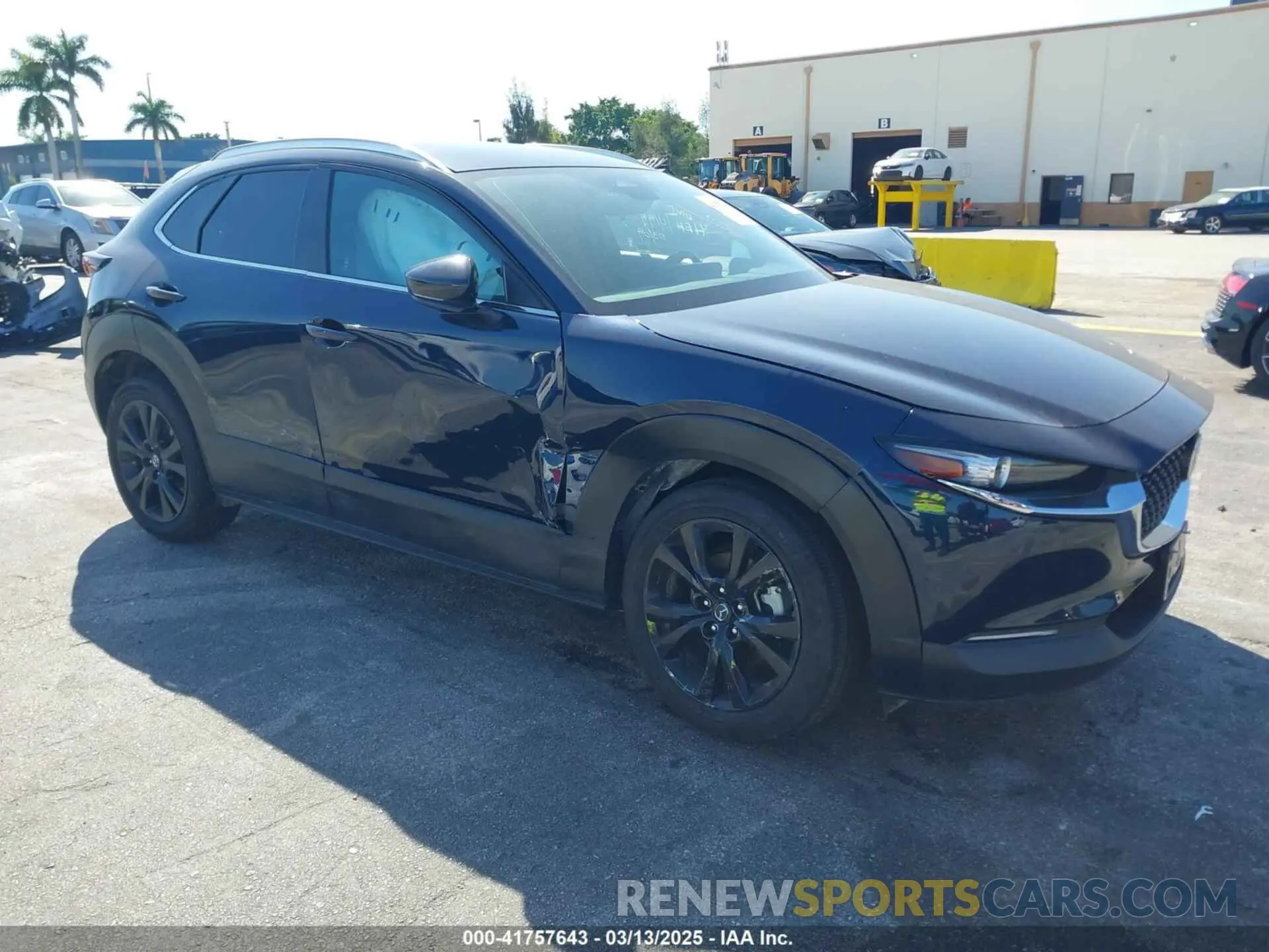 1 Фотография поврежденного автомобиля 3MVDMBBM7RM696642 MAZDA CX-30 2024