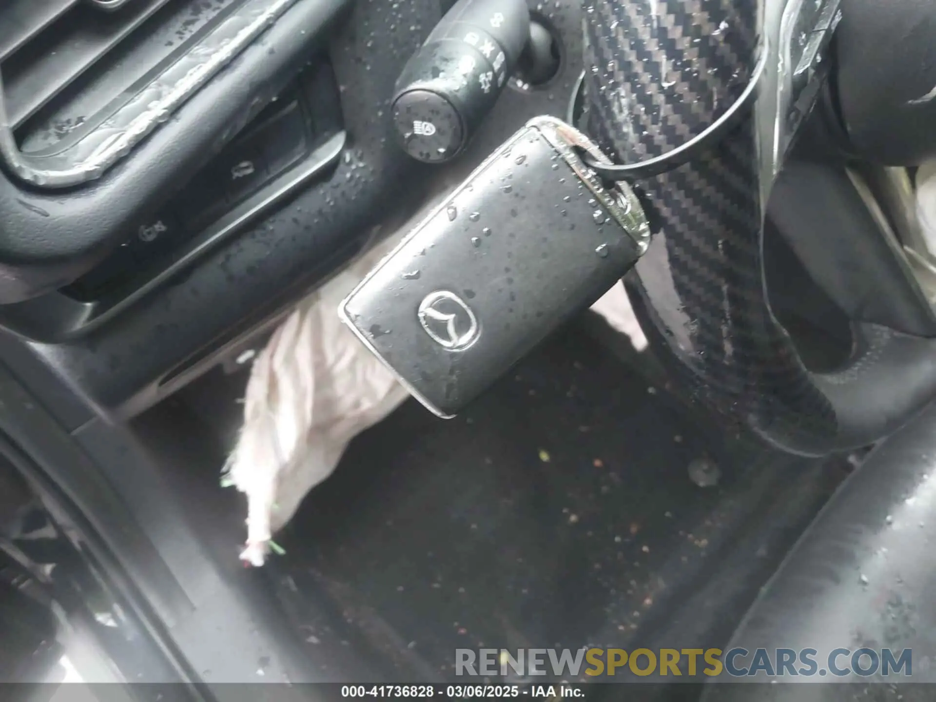 11 Фотография поврежденного автомобиля 3MVDMBBM8RM645571 MAZDA CX-30 2024