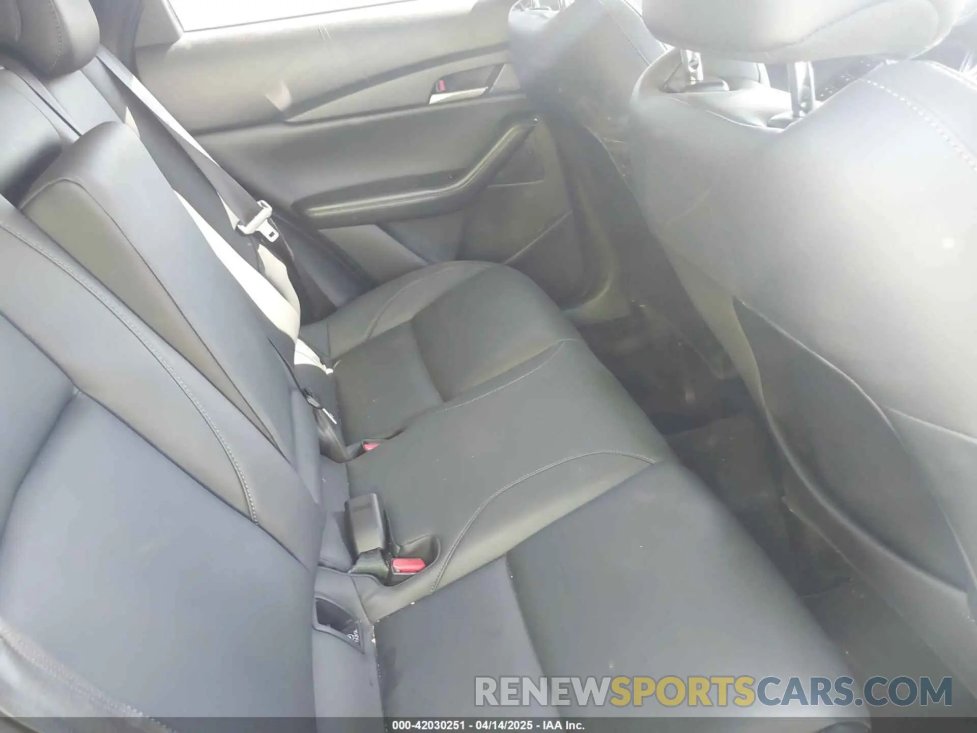 8 Фотография поврежденного автомобиля 3MVDMBBM8RM657137 MAZDA CX-30 2024
