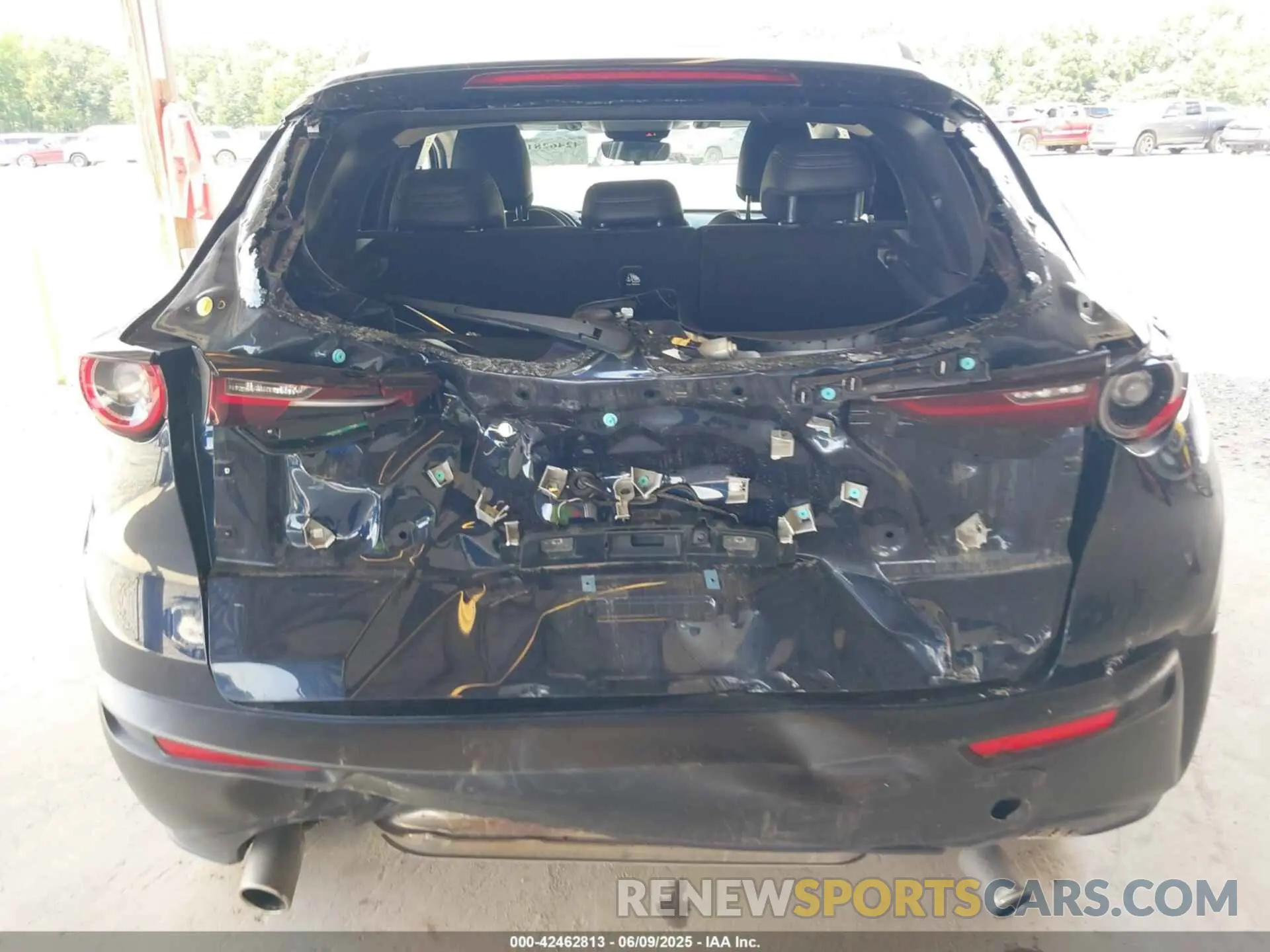 18 Photograph of a damaged car 3MVDMBBM8RM696181 MAZDA CX-30 2024