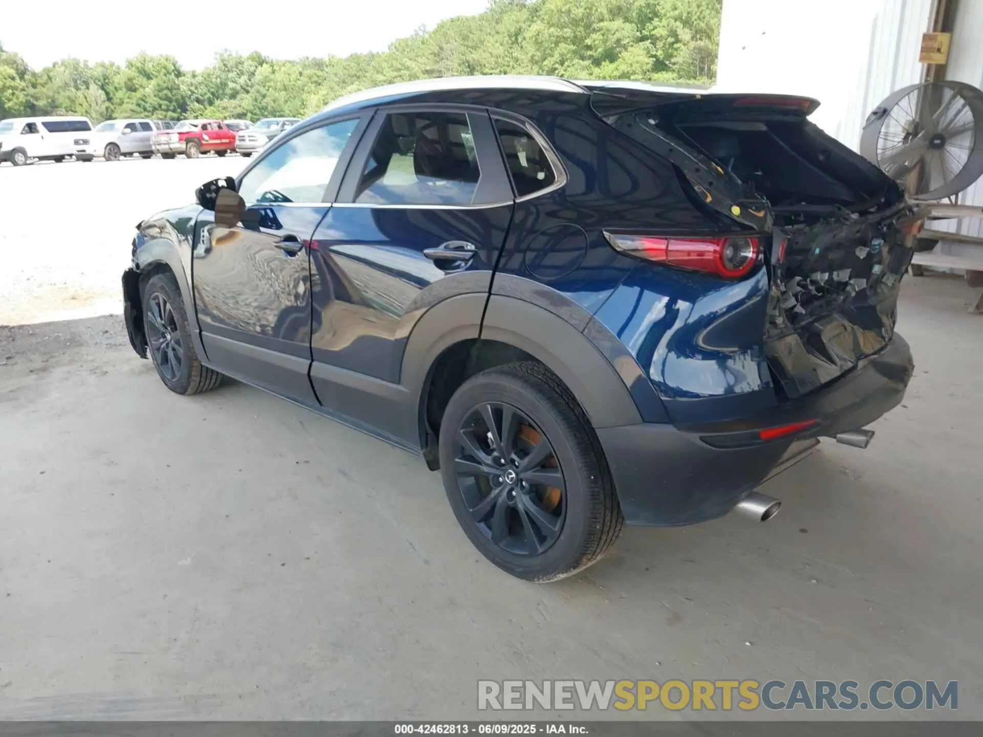 3 Photograph of a damaged car 3MVDMBBM8RM696181 MAZDA CX-30 2024