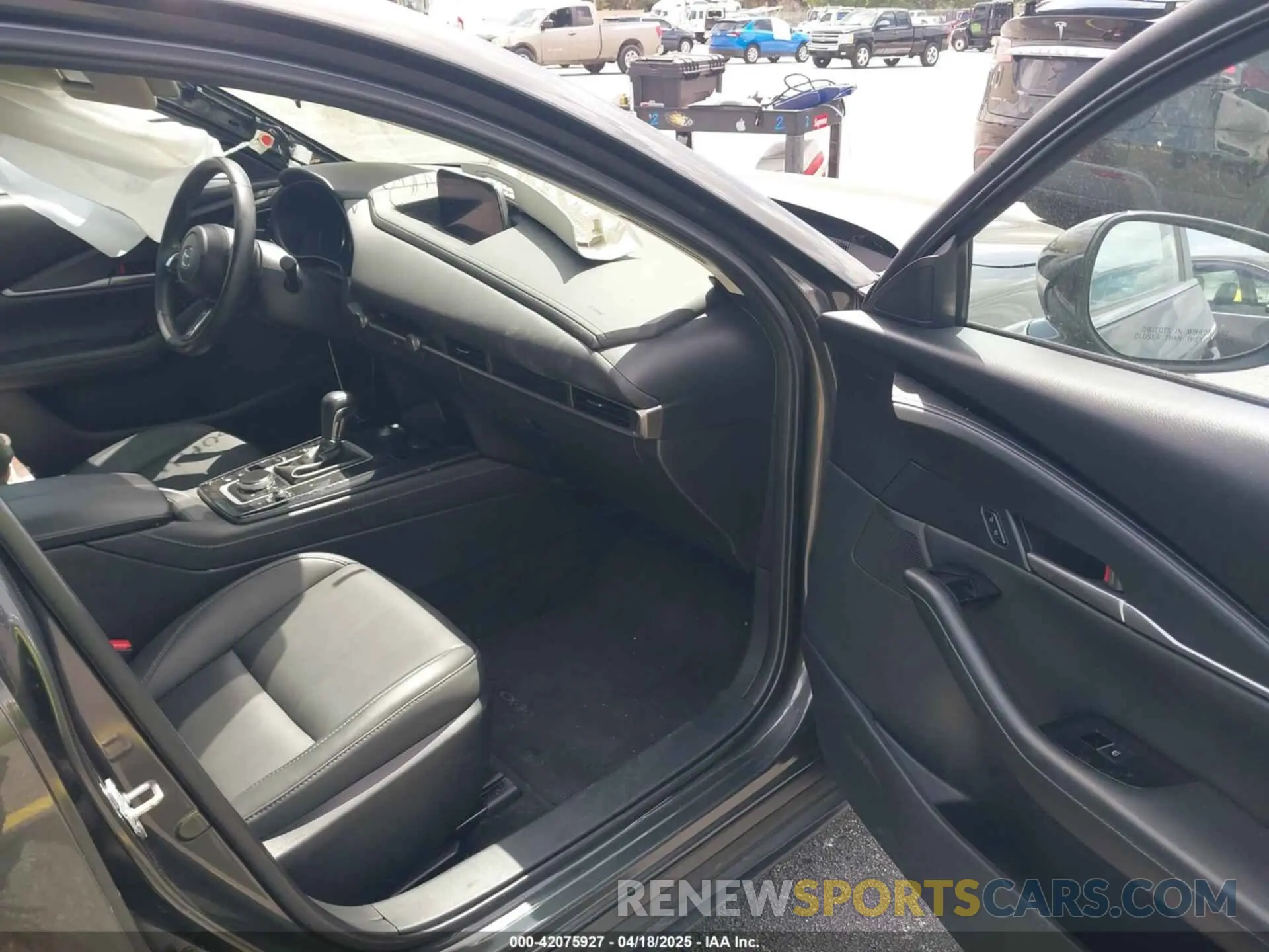 5 Photograph of a damaged car 3MVDMBBMXRM628979 MAZDA CX-30 2024