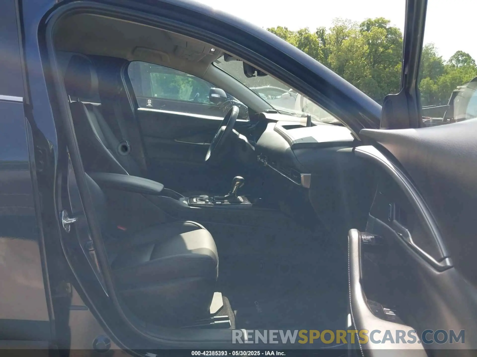 5 Photograph of a damaged car 3MVDMBBMXRM637259 MAZDA CX-30 2024