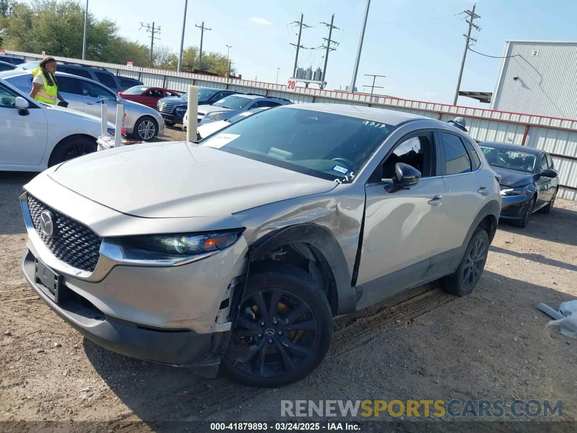 2 Фотография поврежденного автомобиля 3MVDMBBMXRM649217 MAZDA CX-30 2024