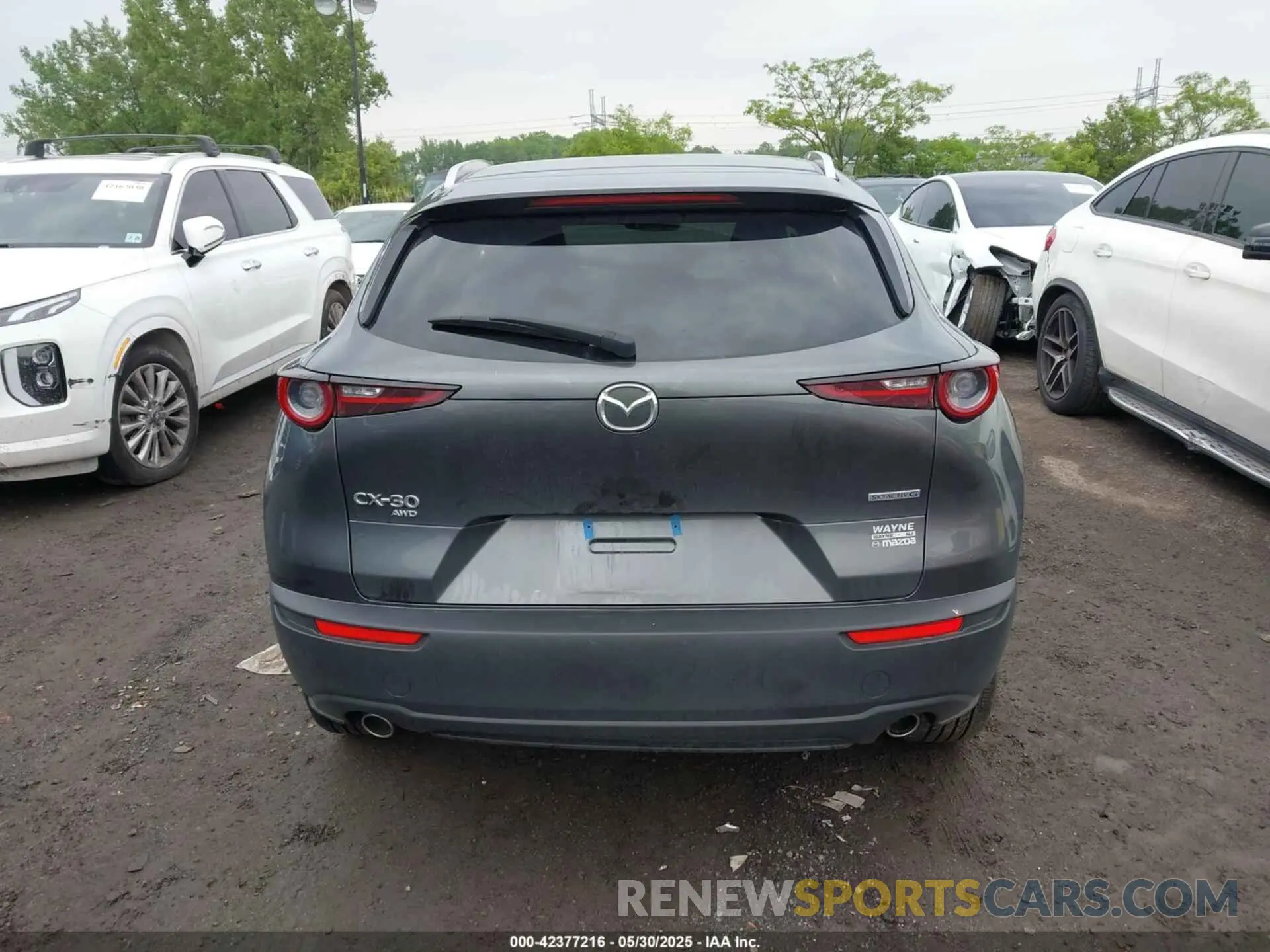 16 Photograph of a damaged car 3MVDMBBMXRM676708 MAZDA CX-30 2024