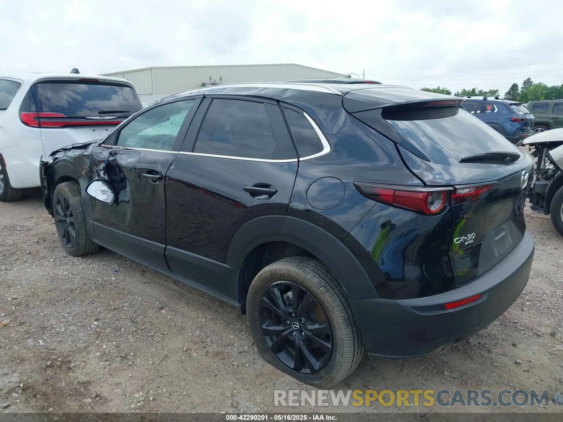 3 Фотография поврежденного автомобиля 3MVDMBBMXRM697784 MAZDA CX-30 2024