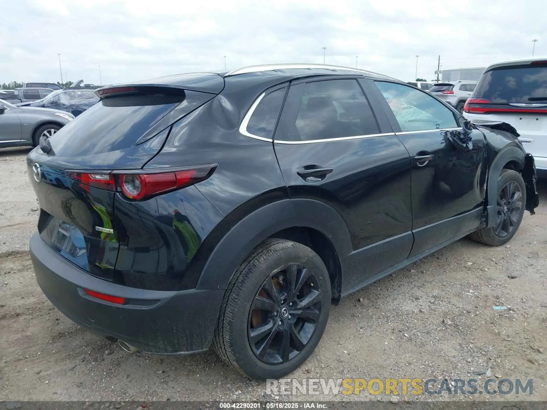 4 Фотография поврежденного автомобиля 3MVDMBBMXRM697784 MAZDA CX-30 2024