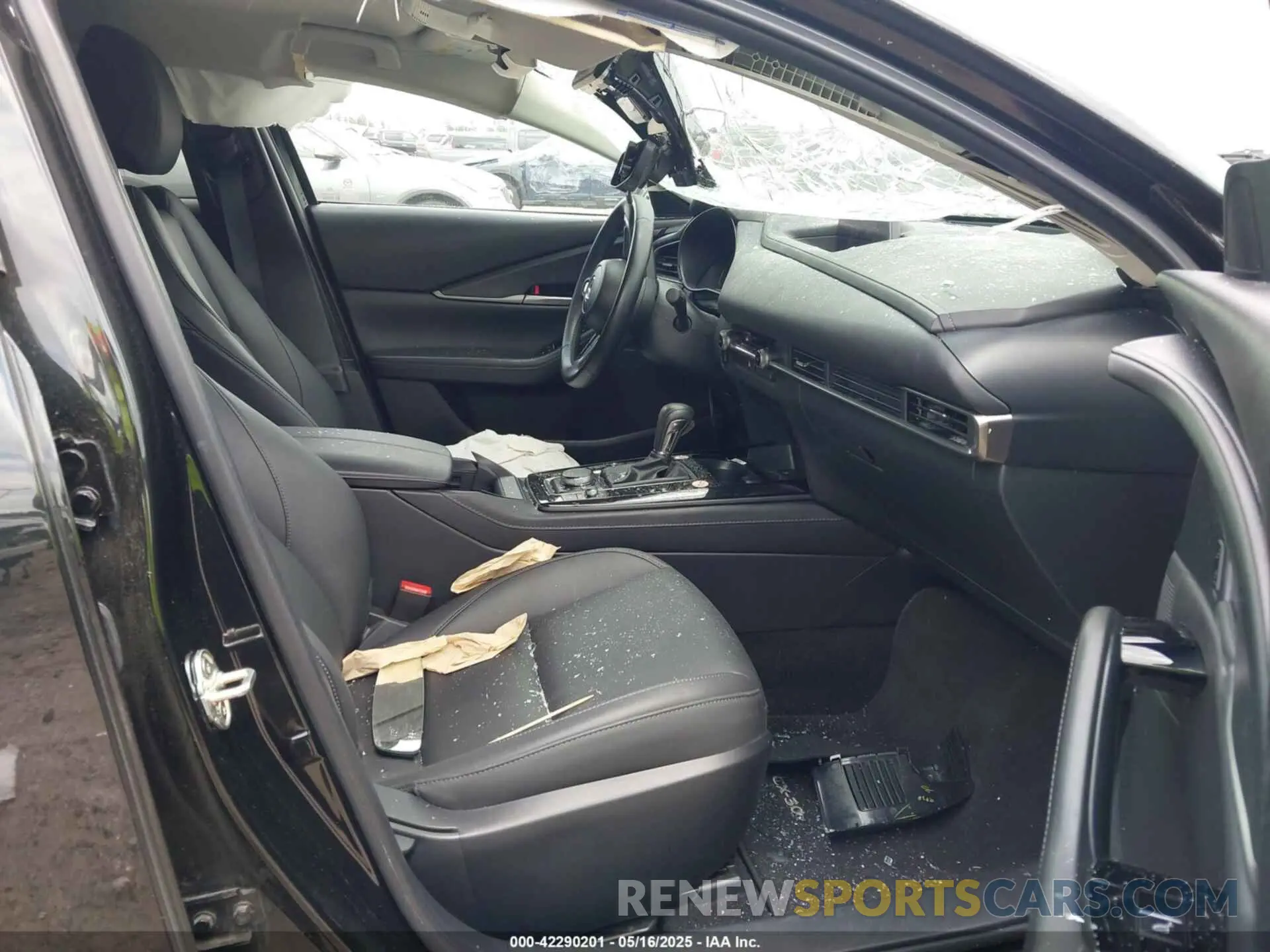 5 Фотография поврежденного автомобиля 3MVDMBBMXRM697784 MAZDA CX-30 2024