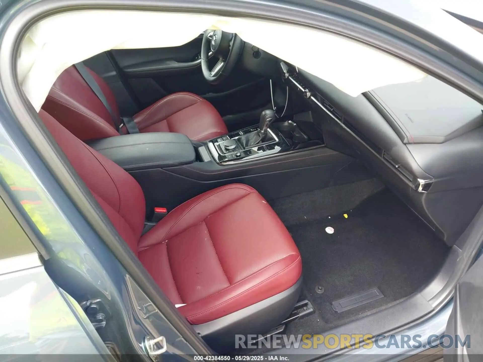 5 Фотография поврежденного автомобиля 3MVDMBCM0RM638659 MAZDA CX-30 2024