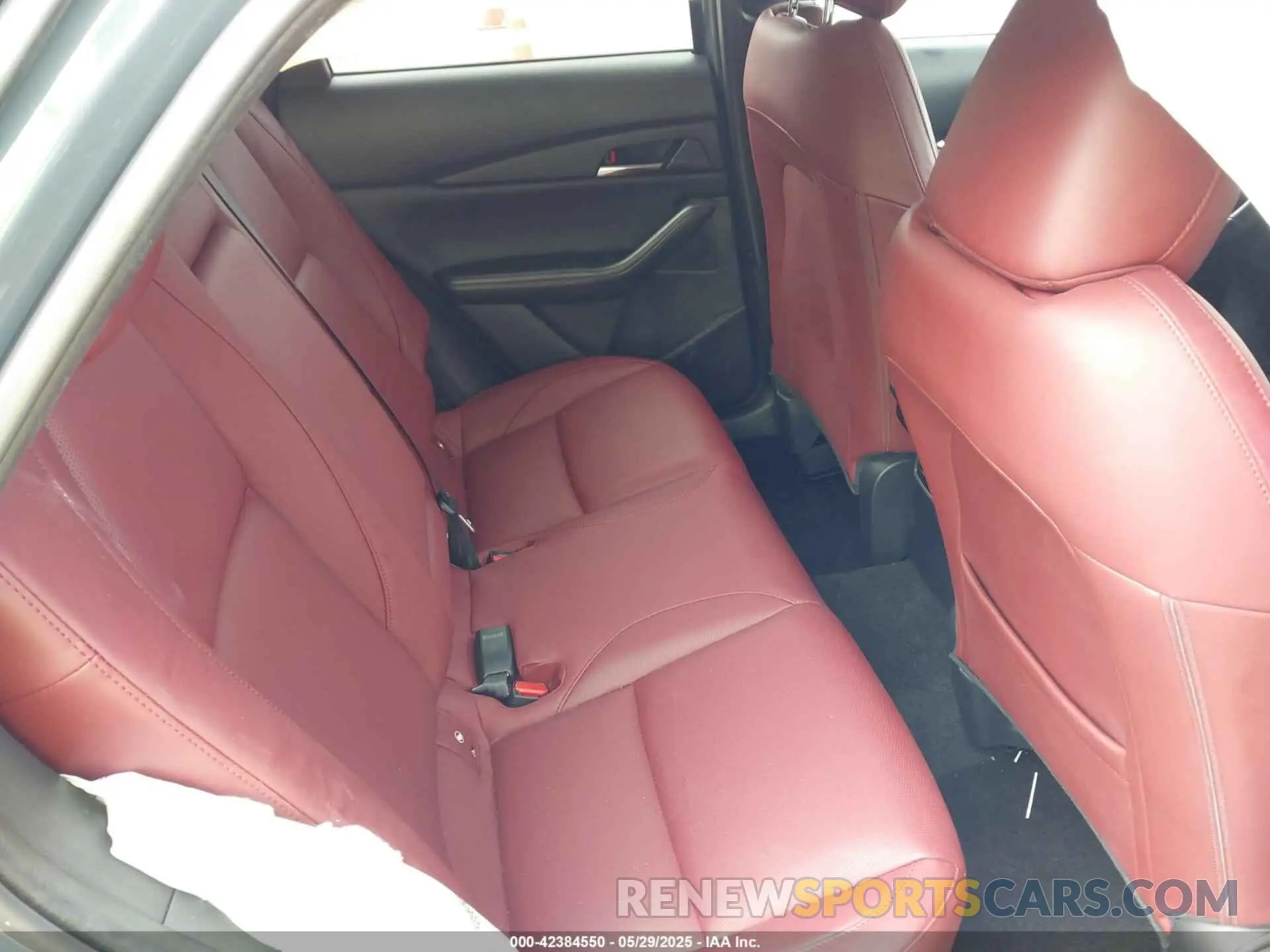 8 Фотография поврежденного автомобиля 3MVDMBCM0RM638659 MAZDA CX-30 2024