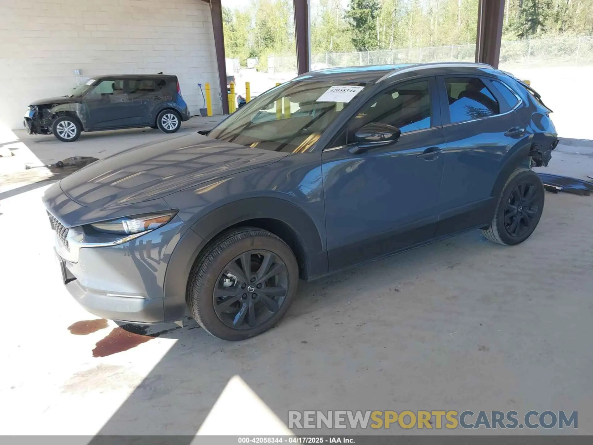 2 Photograph of a damaged car 3MVDMBCM0RM641917 MAZDA CX-30 2024