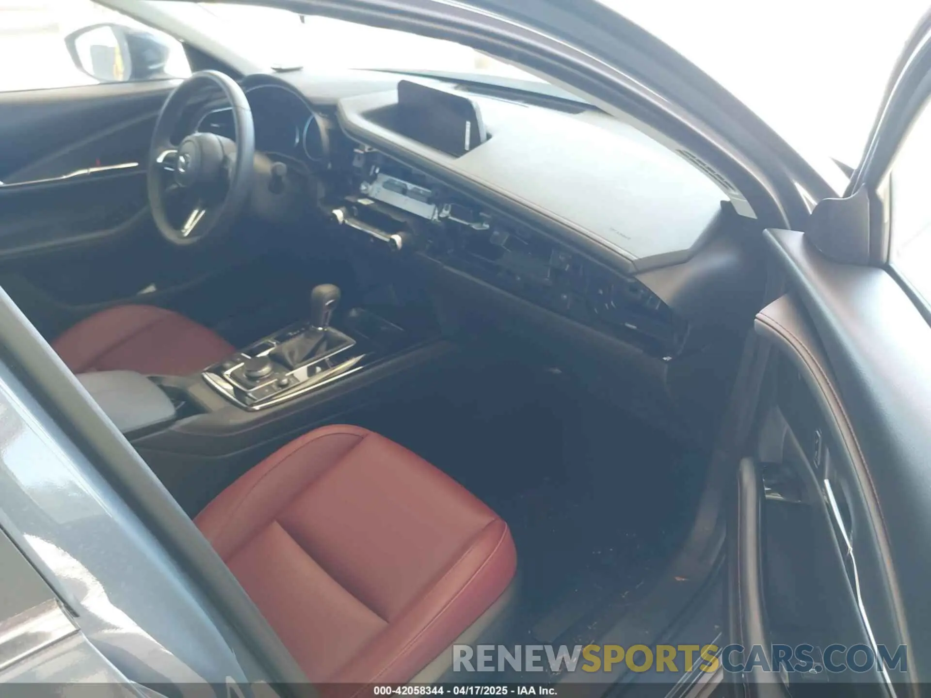 5 Photograph of a damaged car 3MVDMBCM0RM641917 MAZDA CX-30 2024