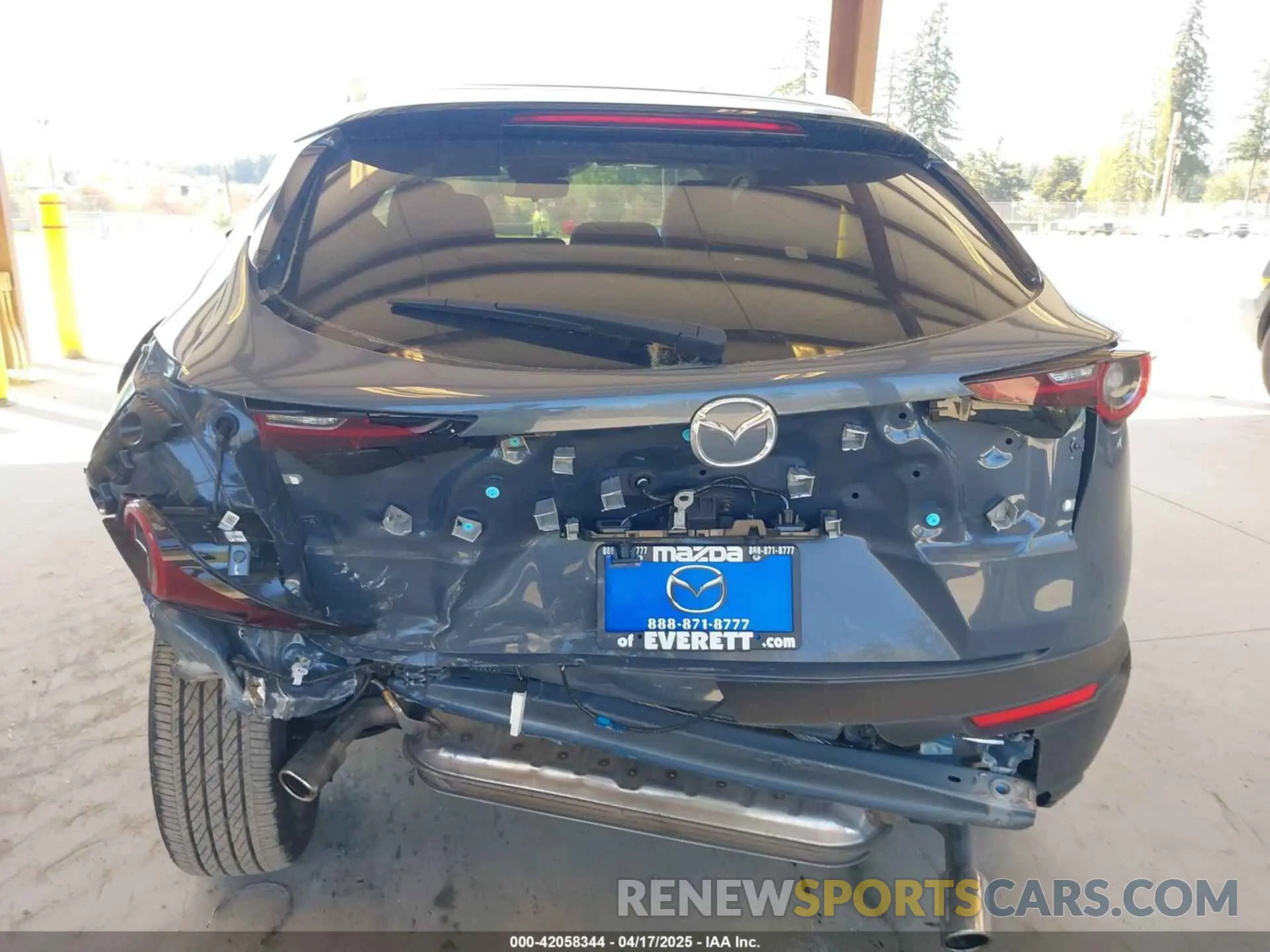 6 Photograph of a damaged car 3MVDMBCM0RM641917 MAZDA CX-30 2024