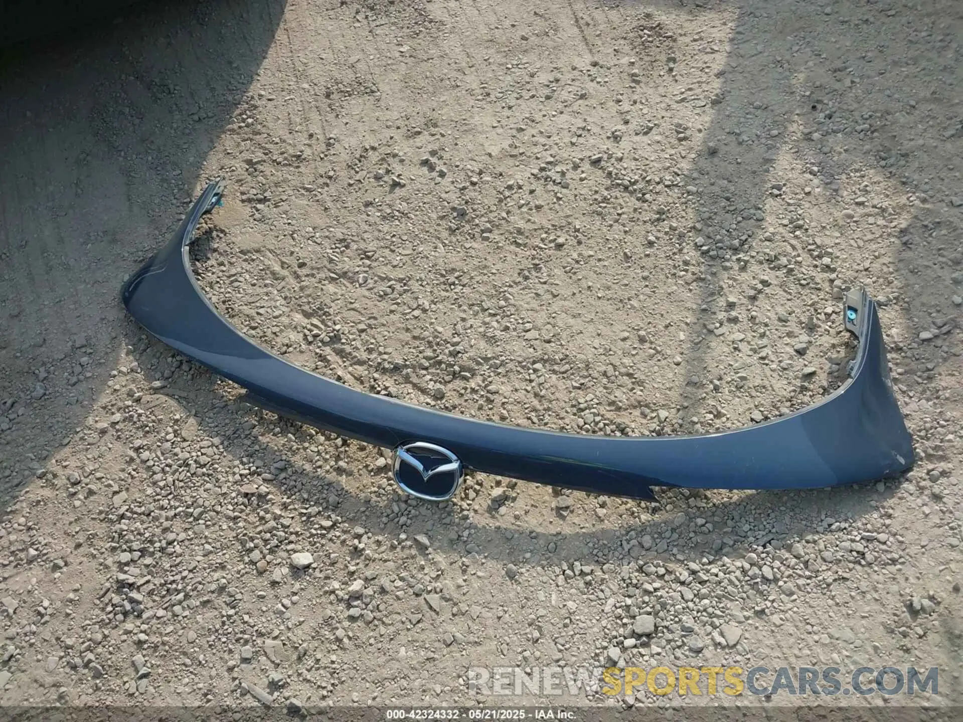 12 Photograph of a damaged car 3MVDMBCM0RM681804 MAZDA CX-30 2024