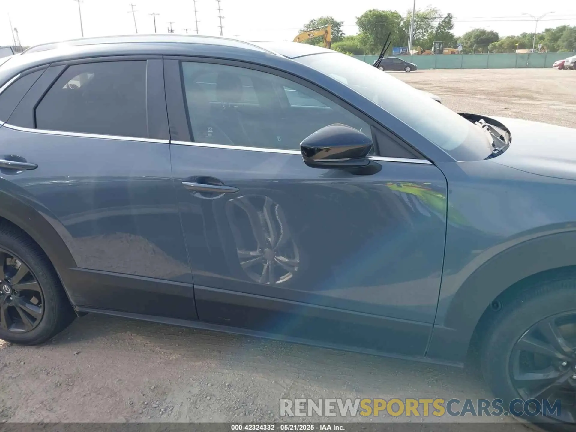 14 Photograph of a damaged car 3MVDMBCM0RM681804 MAZDA CX-30 2024