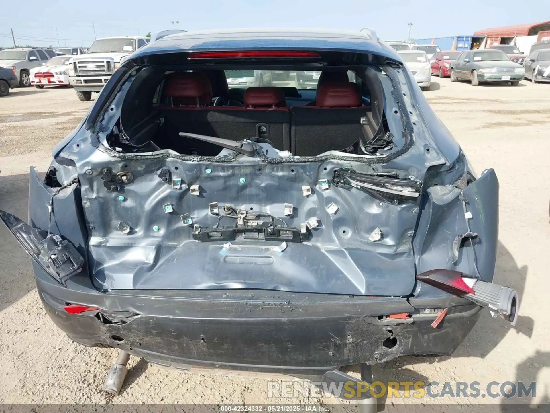 17 Photograph of a damaged car 3MVDMBCM0RM681804 MAZDA CX-30 2024
