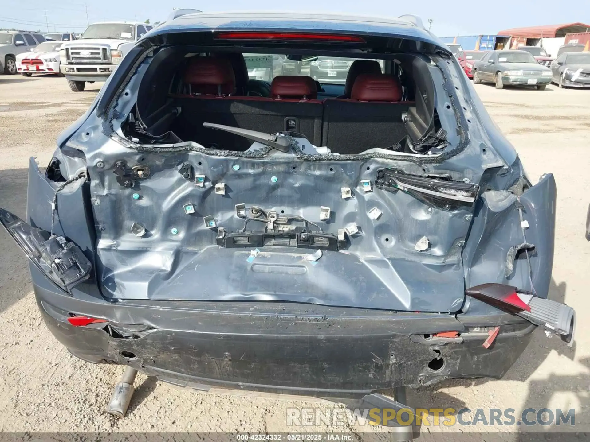 6 Photograph of a damaged car 3MVDMBCM0RM681804 MAZDA CX-30 2024