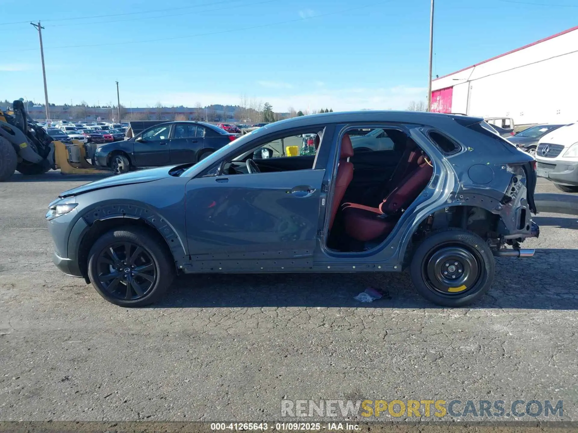 15 Photograph of a damaged car 3MVDMBCM2RM621362 MAZDA CX-30 2024