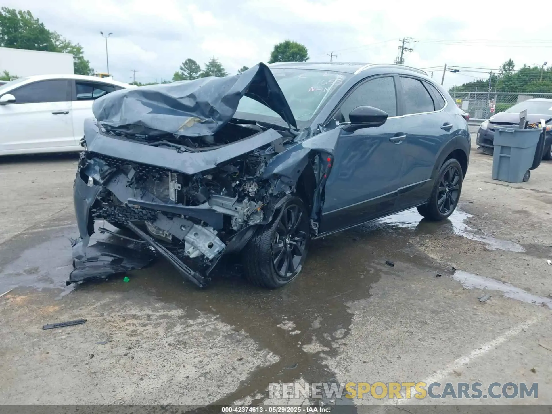 2 Фотография поврежденного автомобиля 3MVDMBCM3RM641653 MAZDA CX-30 2024