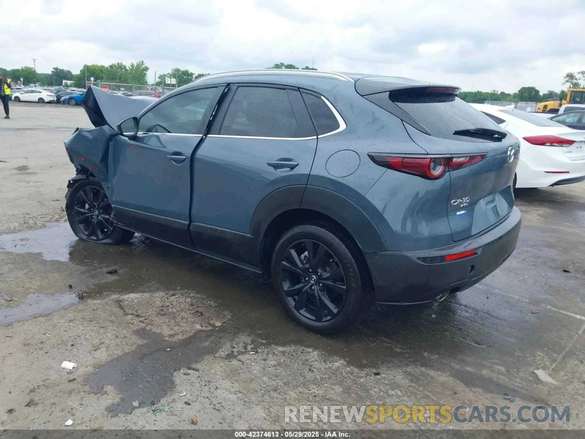 3 Фотография поврежденного автомобиля 3MVDMBCM3RM641653 MAZDA CX-30 2024